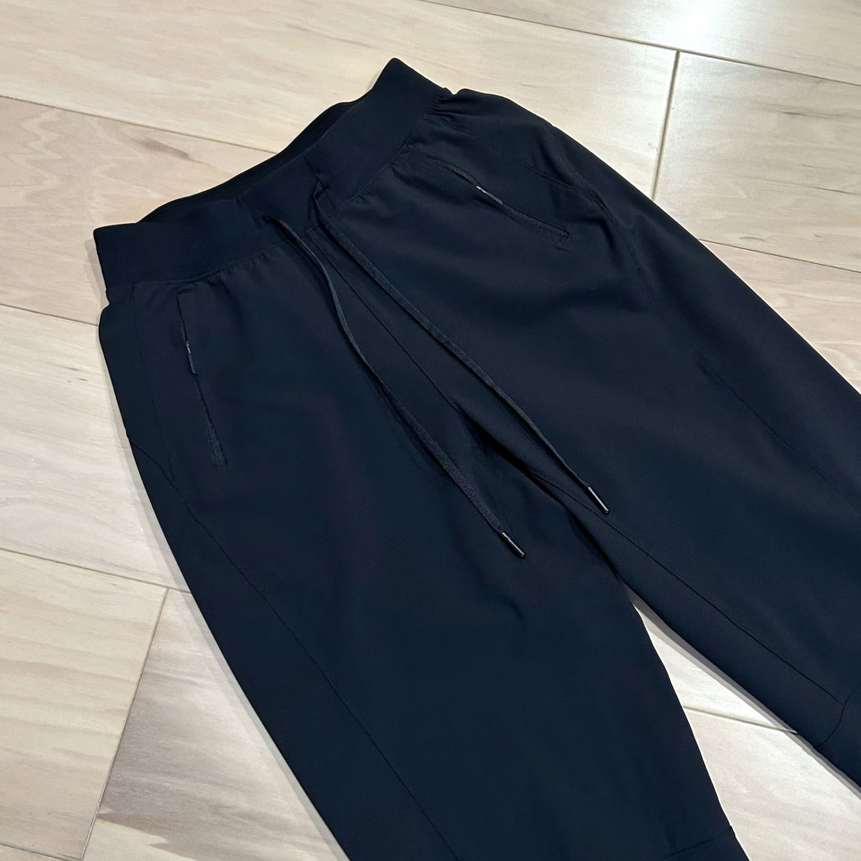 Lululemon Lululemon License to Train High-Rise Pant Women’s 4 Jogger Black 28 Inseam Zip Pocket Pockets 25-27 Waist Activewear Athleisure Womens Size 27" / US 4 / IT 40 - 2 Thumbnail