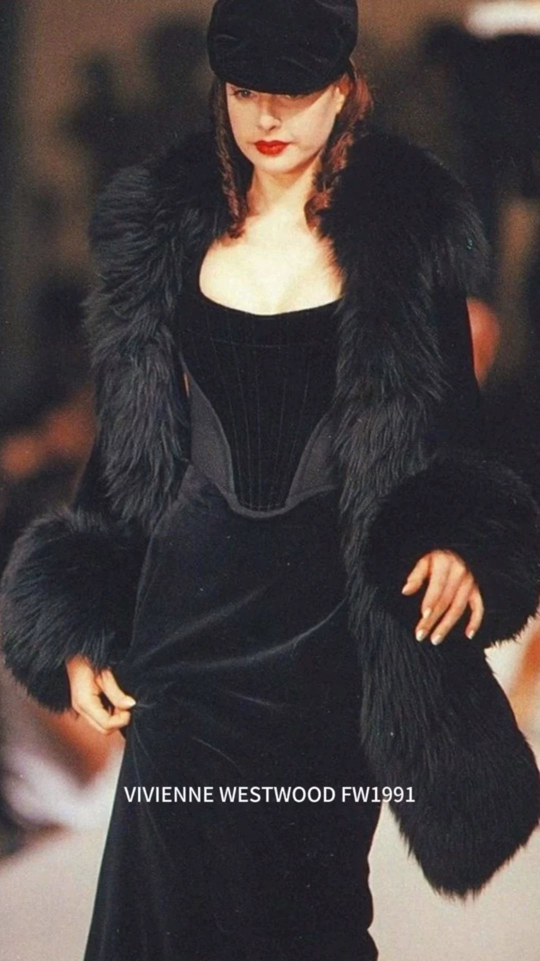 Vivienne Westwood Vivienne Westwood FW91 Corset Black Velvet Faye Wong S Size S / US 4 / IT 40 - 1 Thumbnail