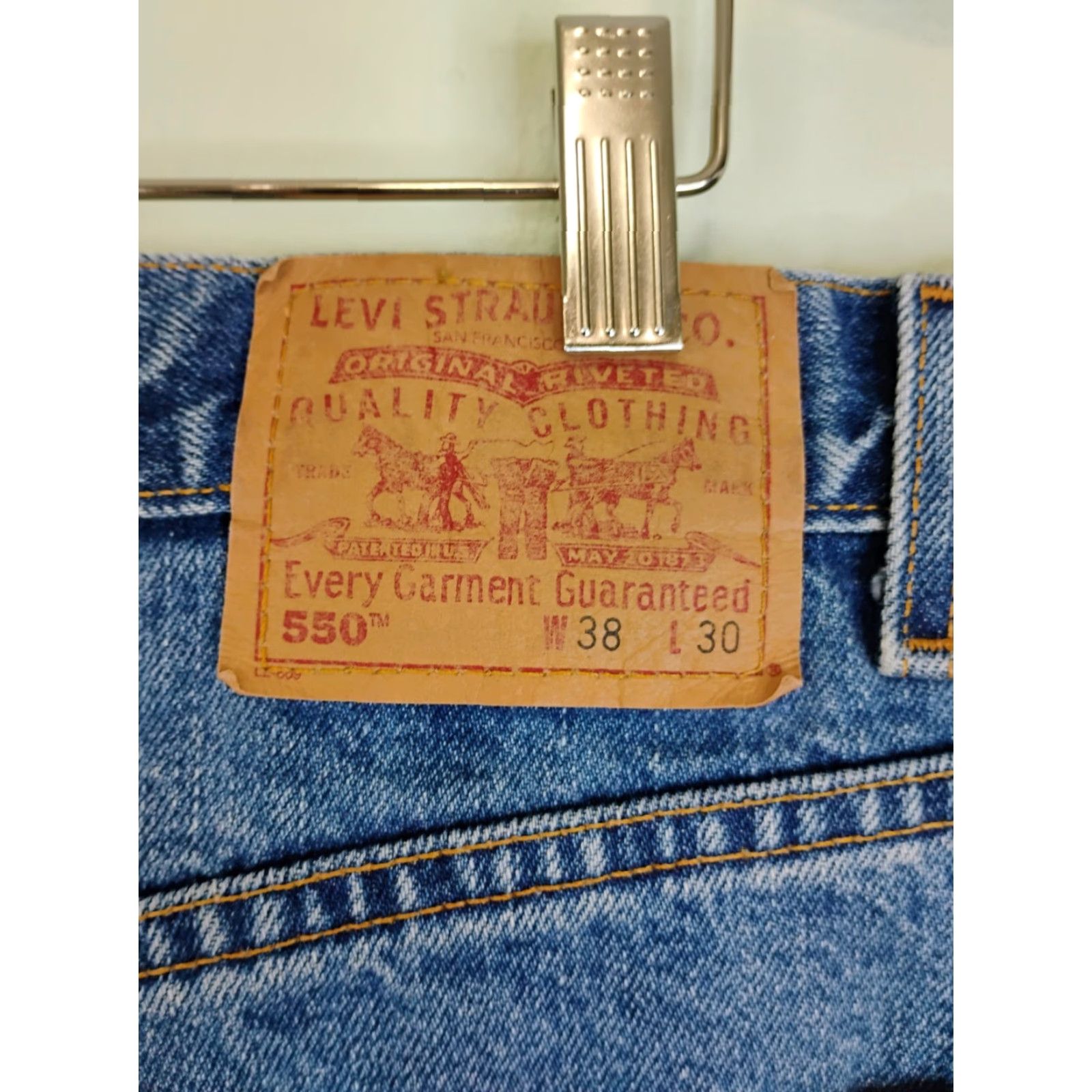 Levi's VINTAGE Levi's 550 Jeans Men's 36x31 Dark Wash Regular Inseam 31 Size US 36 / EU 52 - 3 Thumbnail