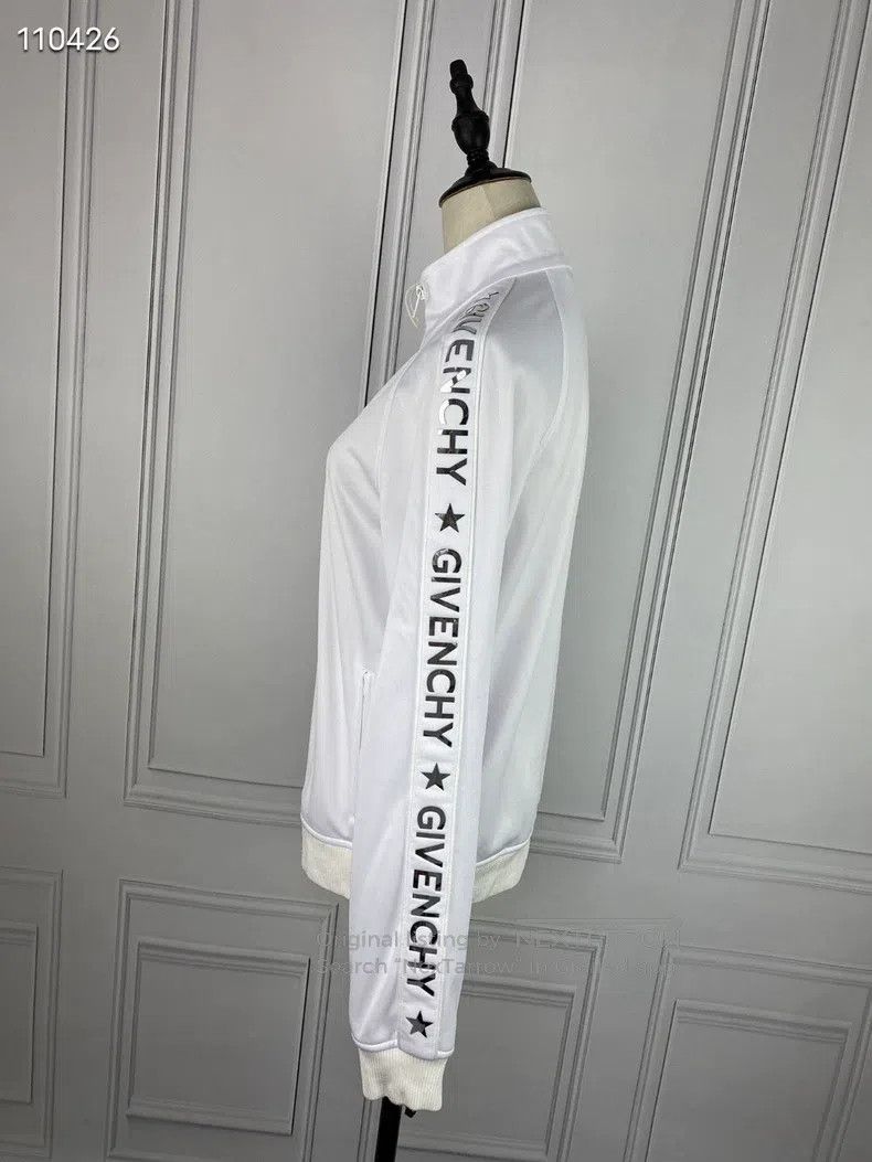 Givenchy Givenchy Size40 White Sportswear White Sportswear Size US M / EU 48-50 / 2 - 3 Thumbnail