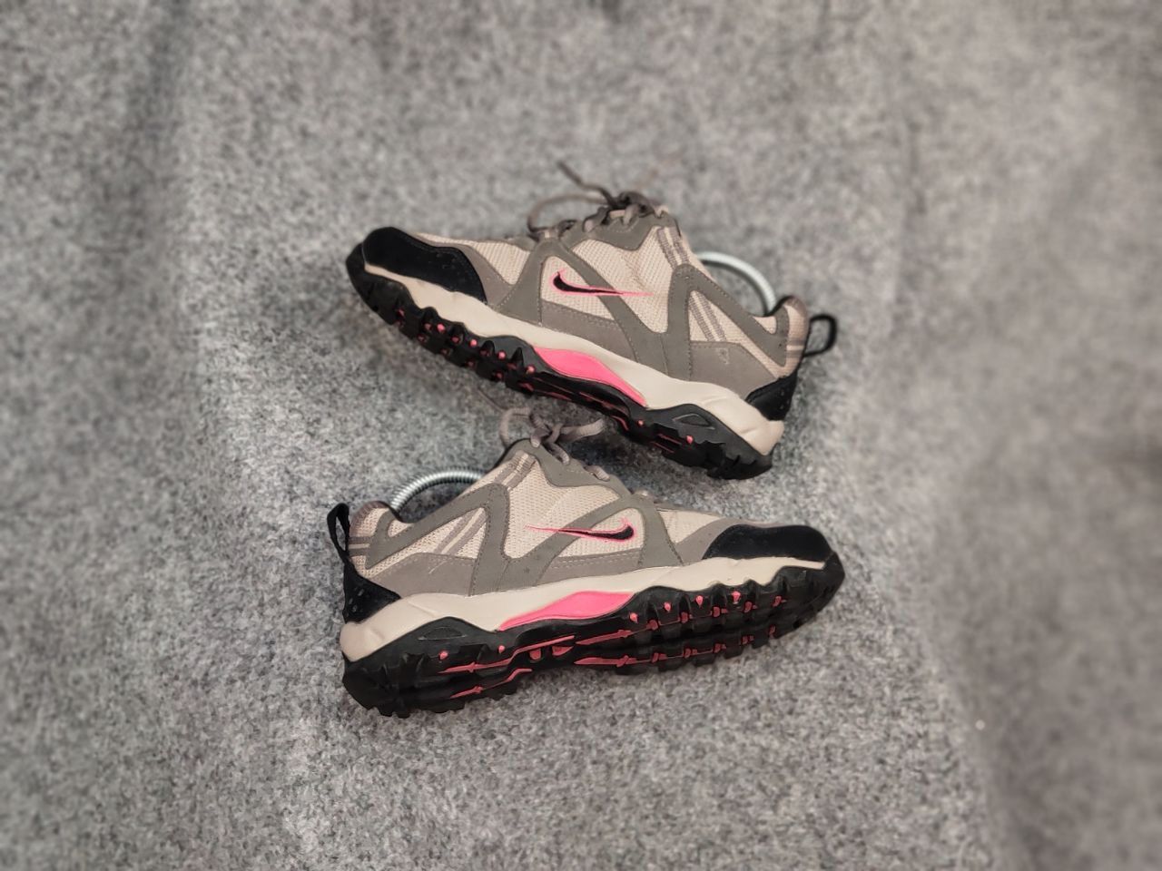 Nike ACG Vintage Nike ACG All-Trac Hiking Women's Sneaker Size US 7 / IT 37 - 18 Thumbnail