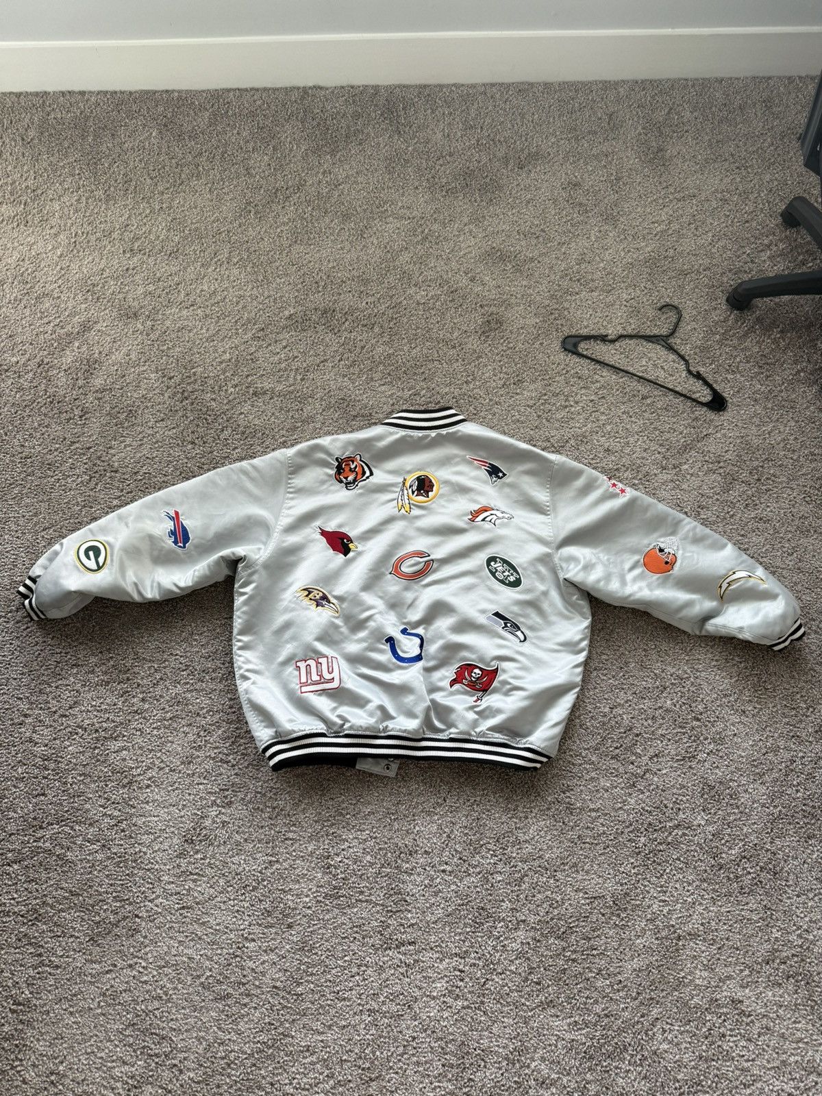 Reebok Vintage Reebok NFL All-Team Embroidered Satin Bomber Jacket Size US XXL / EU 58 / 5 - 3 Thumbnail