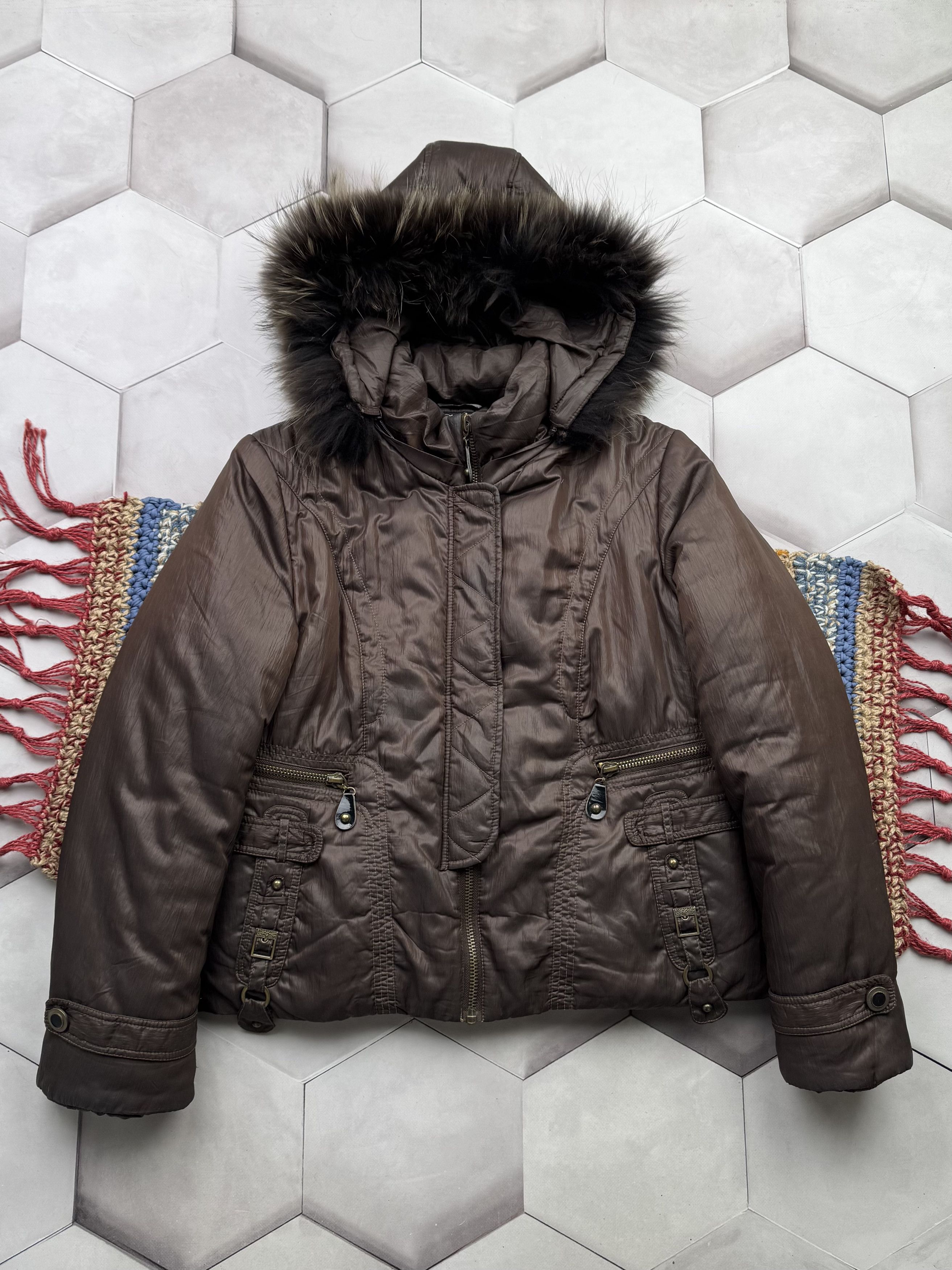 Vintage Vintage Cropped Jacket With Fur Hood (E4) Size US S / EU 44-46 / 1 - 1 Thumbnail