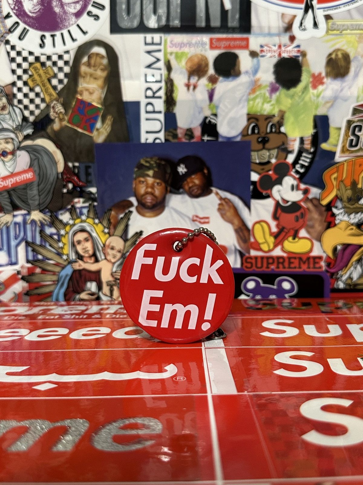 Supreme Fuck Em! スポンジ キーホルダー Puffy red Supreme Fuck Em! Puffy Keychains Released in | Depop