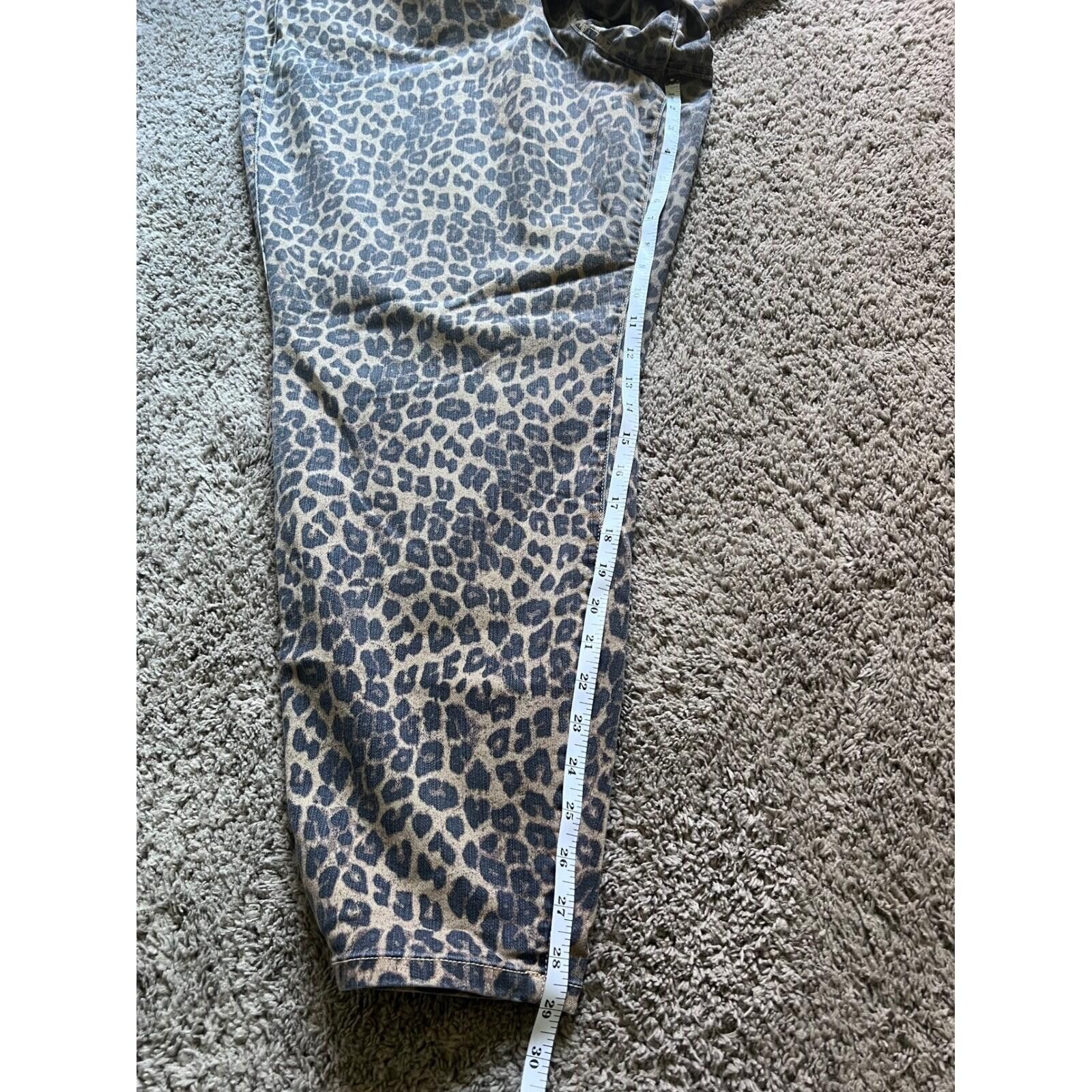 Other Torrid Leopard Print Jeggings Womens 28T High Rise Size 30" / US 8 / IT 44 - 8 Thumbnail