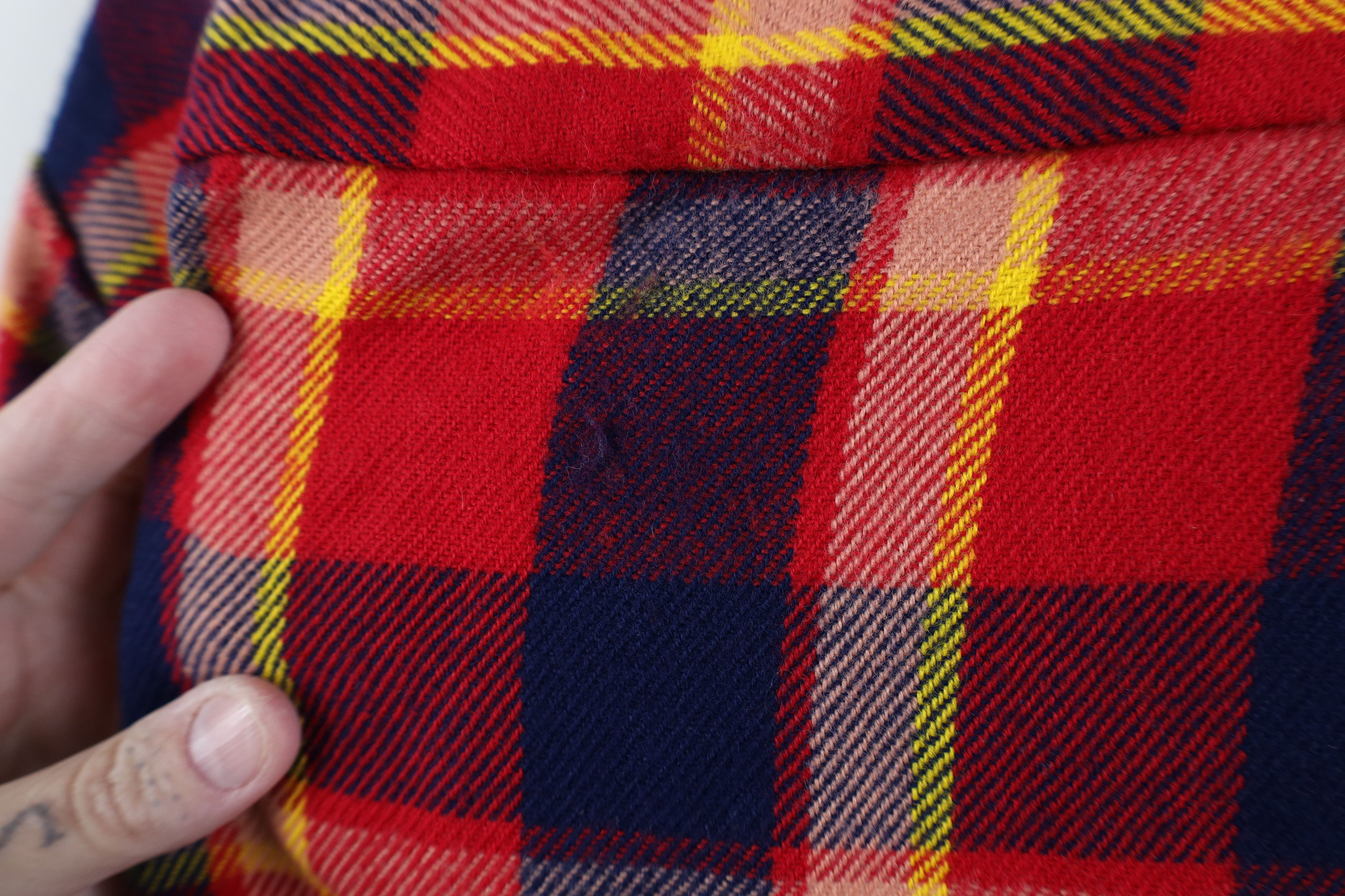 Vintage Vintage 70s Streetwear Knit Collared Button Shirt Plaid Size US M / EU 48-50 / 2 - 9 Thumbnail