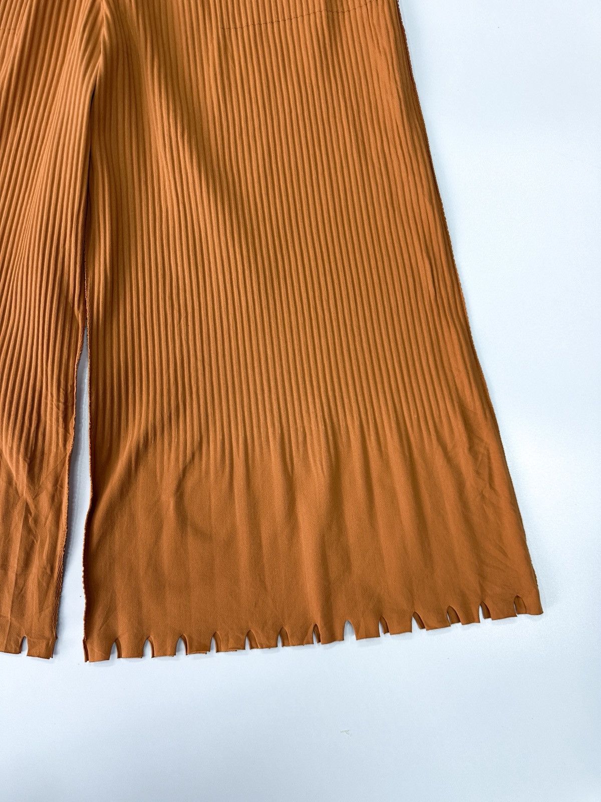 Issey Miyake 2025 ISSEY MIYAKE ME PLEATED PANTS Size 29" - 3 Thumbnail