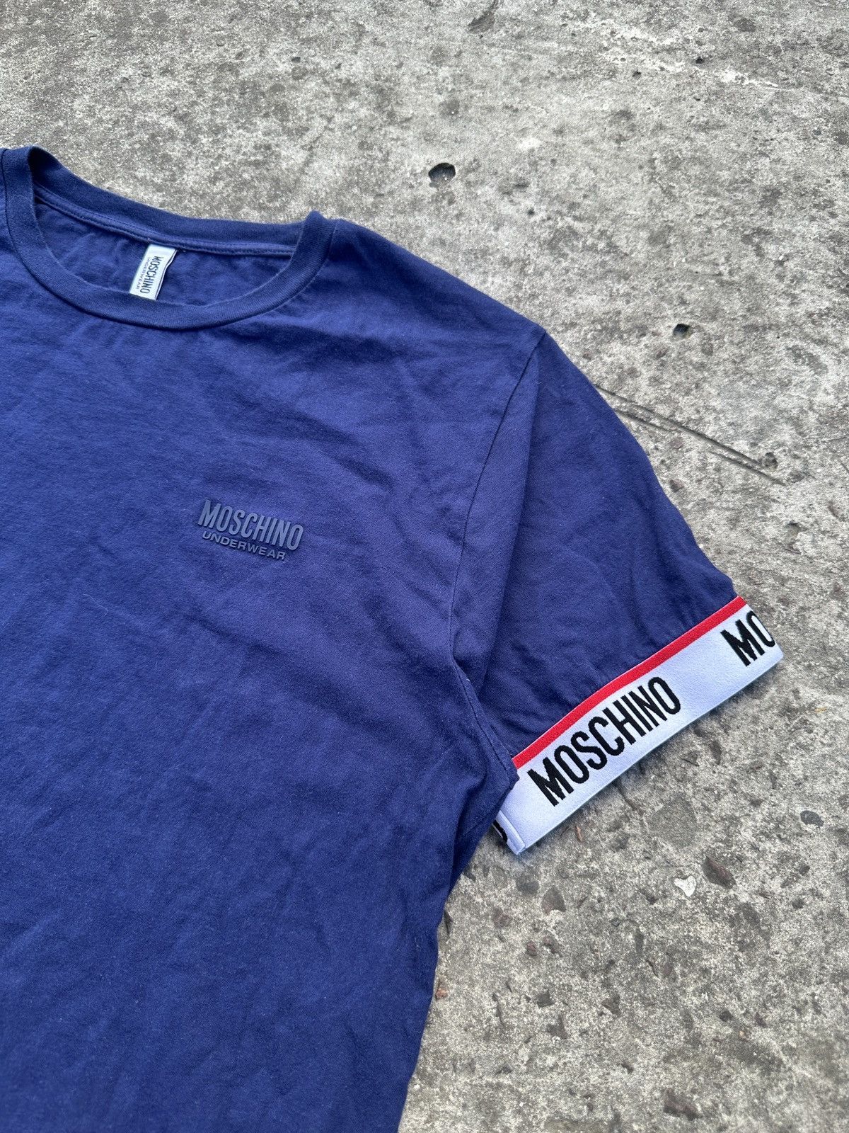 Designer Y2K Love Moschino Logo T-Shirt Streetwear Rare USA M Casual Size US M / EU 48-50 / 2 - 3 Thumbnail