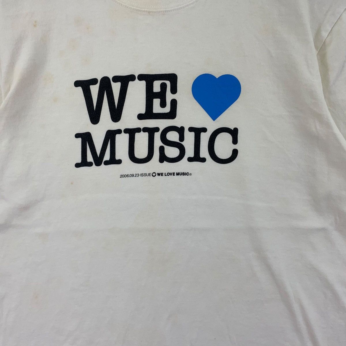 Vintage Vintage WE LOVE MUSIC 2006 Issue Magazine Tee Shirt Top Art Size L / US 10 / IT 46 - 4 Thumbnail