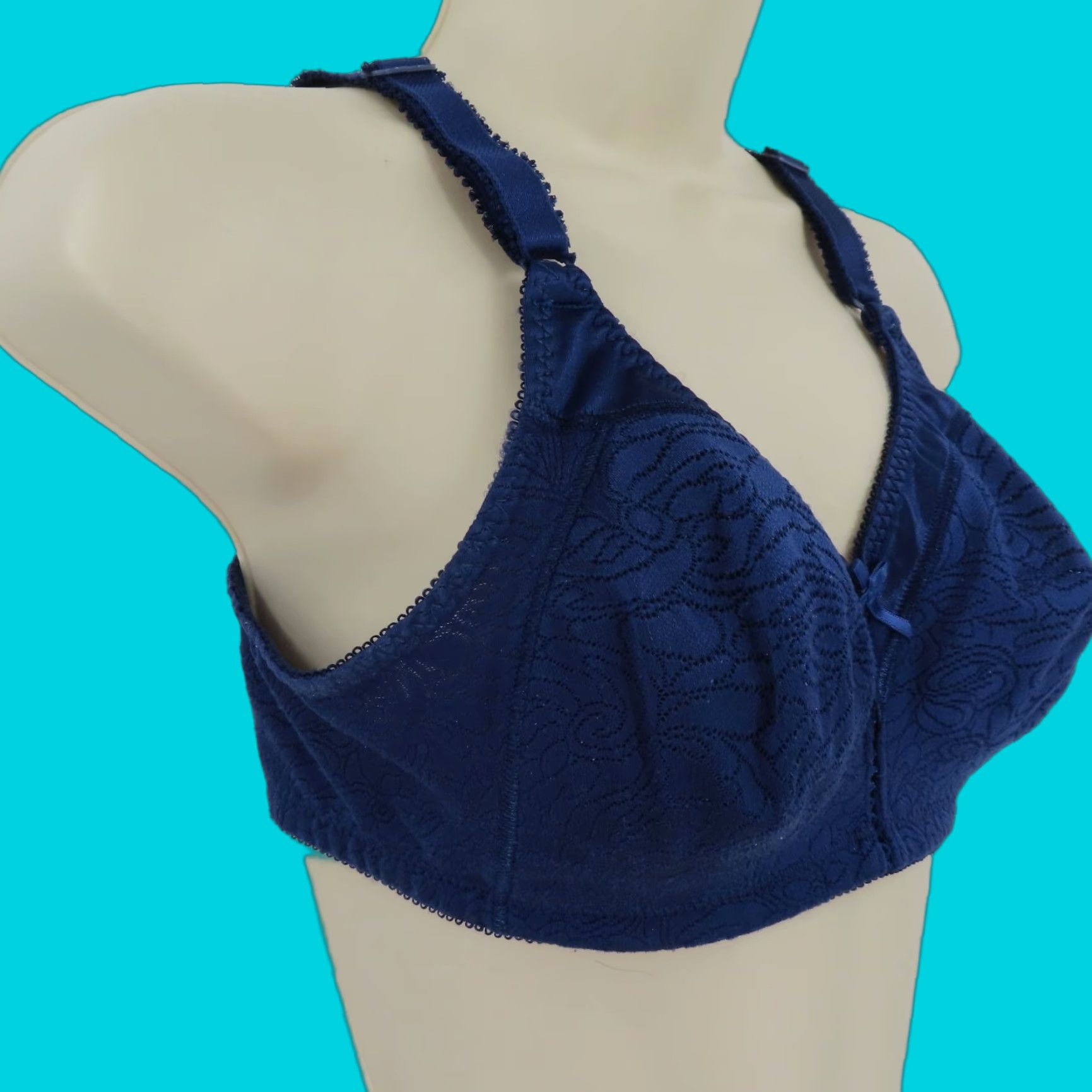 Vintage **Bali 36B Double Support Wireless Lace Bra In Navy Blue Floral Pattern** User: Bali 36B Double Support Wireless Lace Bra In Navy Blue Floral Pattern Size ONE SIZE - 1 Thumbnail