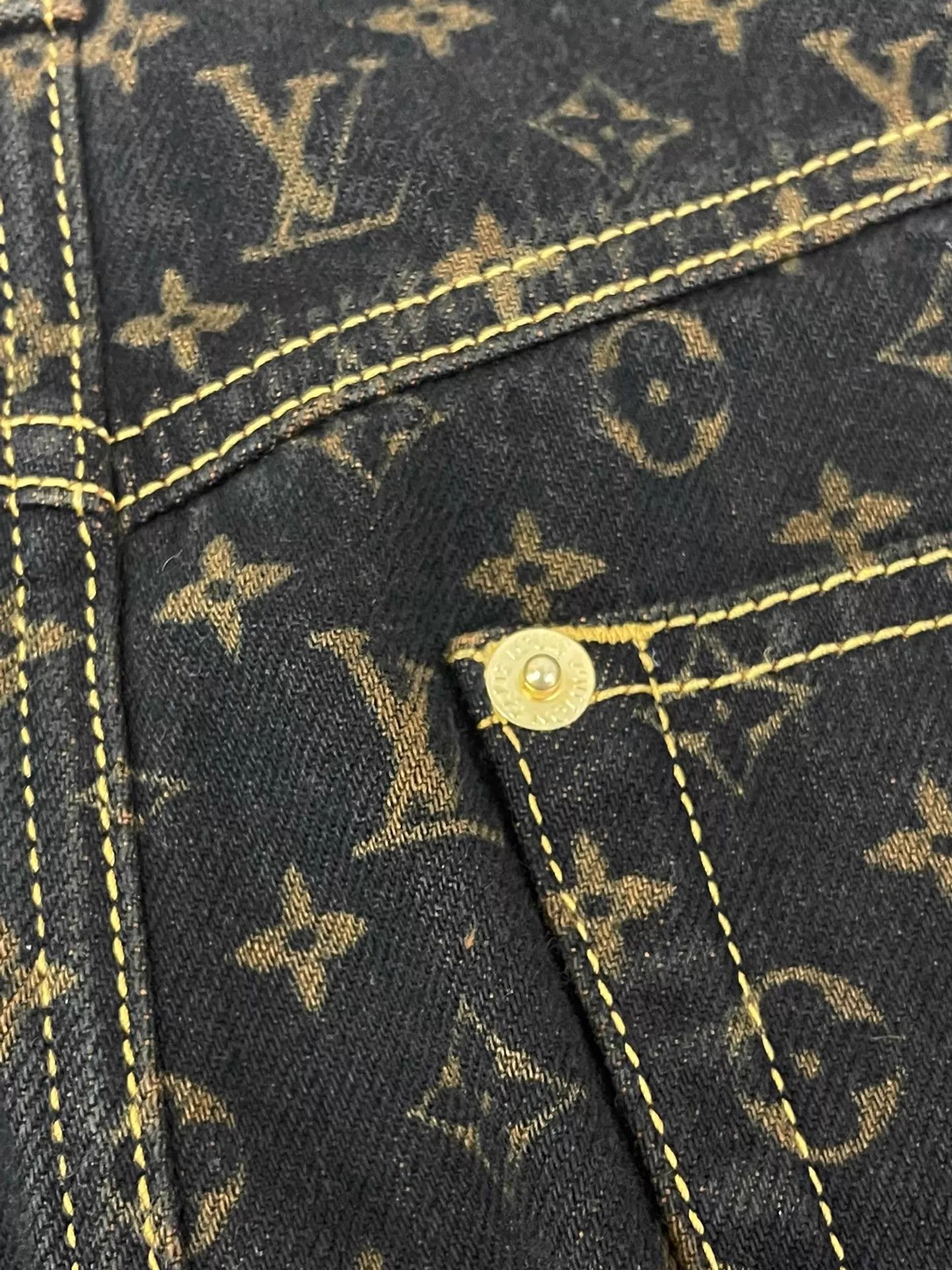 Louis Vuitton Louis Vuitton Monogram Skirt Black Gold 36 NWT Size 26" / US 2 / IT 38 - 3 Thumbnail
