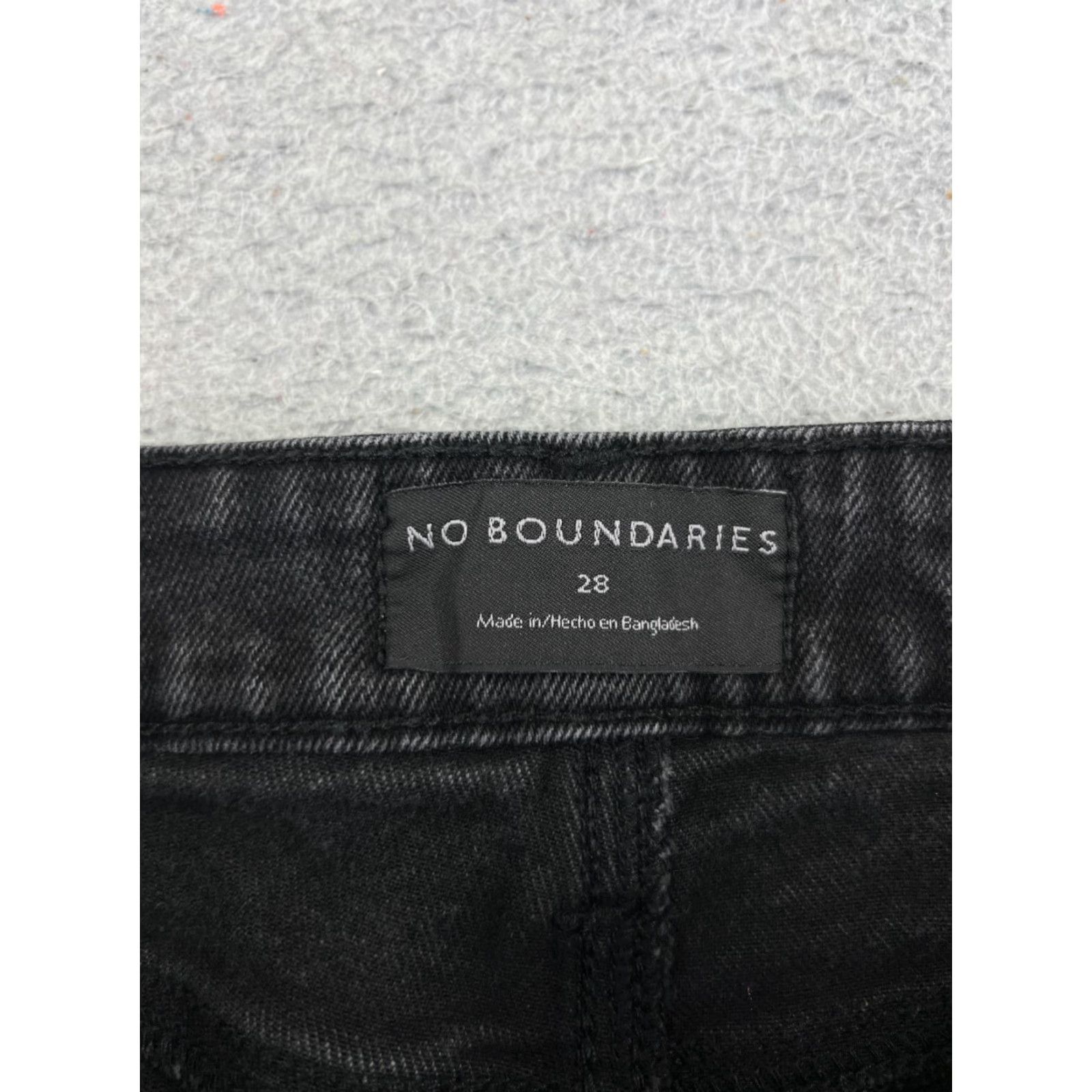 Vintage No Boundaries Denim Shorts Women 28 Black Mid Rise Cut-Off 28x4 Vintage? No - Mens Womens Girls? (gender at end) Size 28" / US 6 / IT 42 - 7 Thumbnail