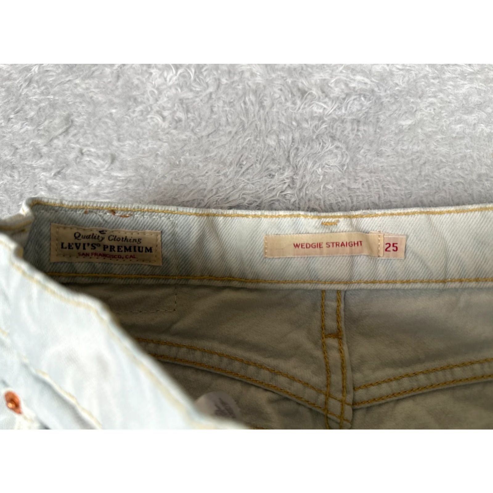 Levi's VINTAGE Levis Premium Jeans Womens 25 Blue Denim Big E Wedgie Straight Mid Rise 25x28 Size 42" / US 20 - 6 Thumbnail
