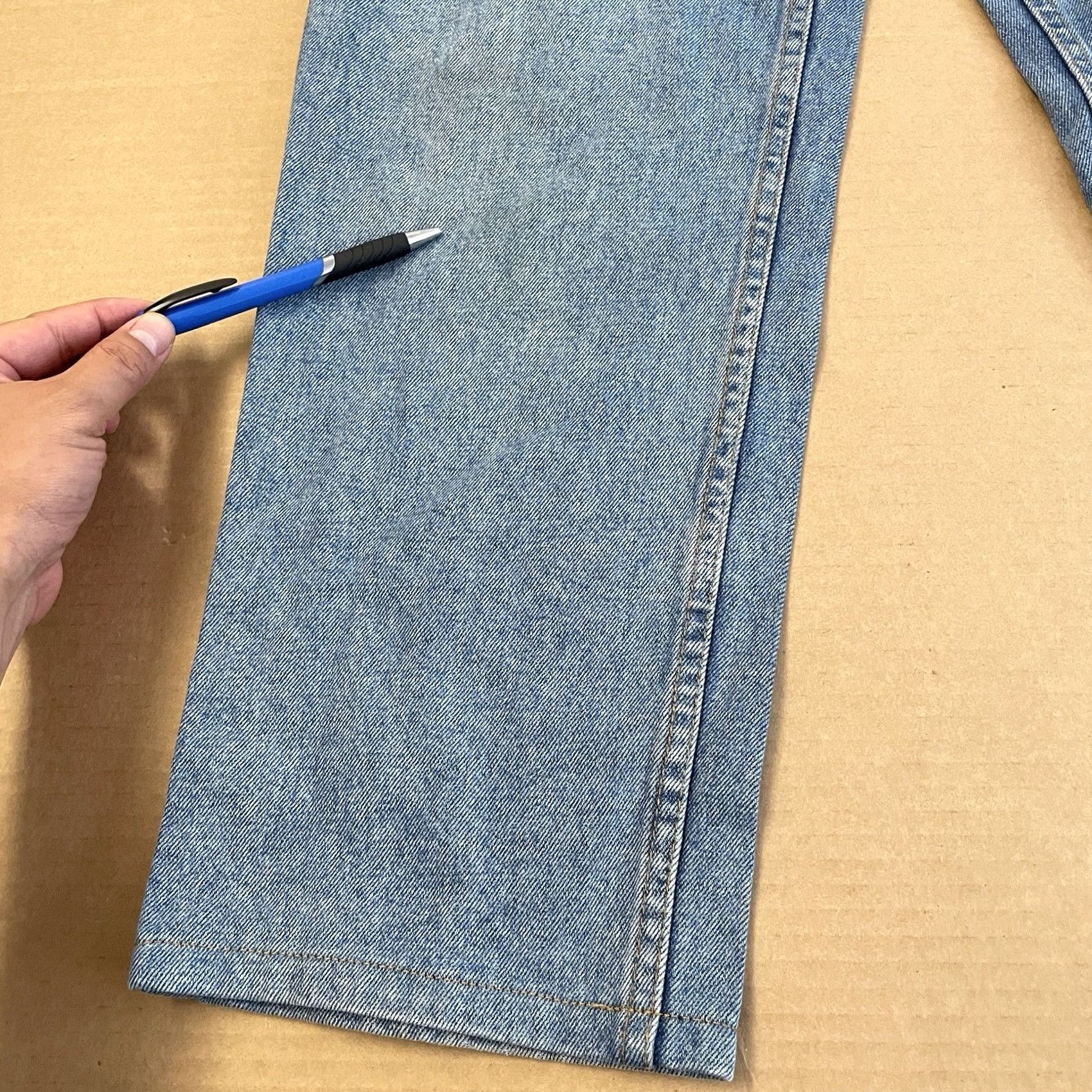 Chaps Chaps Jeans Shirt? 33 x 26 Blue Straight Fit Denim Pockets Mens Adult 90s Hip Hop Retro USA 5-Pocket Style Regular Size US 33 - 2 Thumbnail