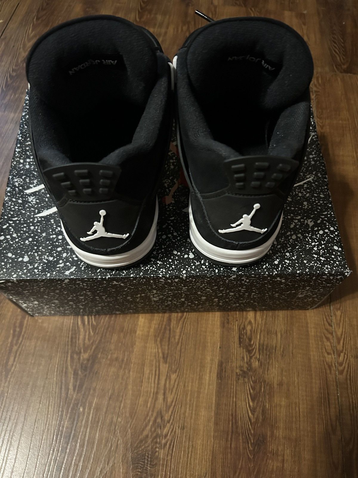Jordan Brand White Thunder 4s Size US 10 / EU 43 - 4 Thumbnail