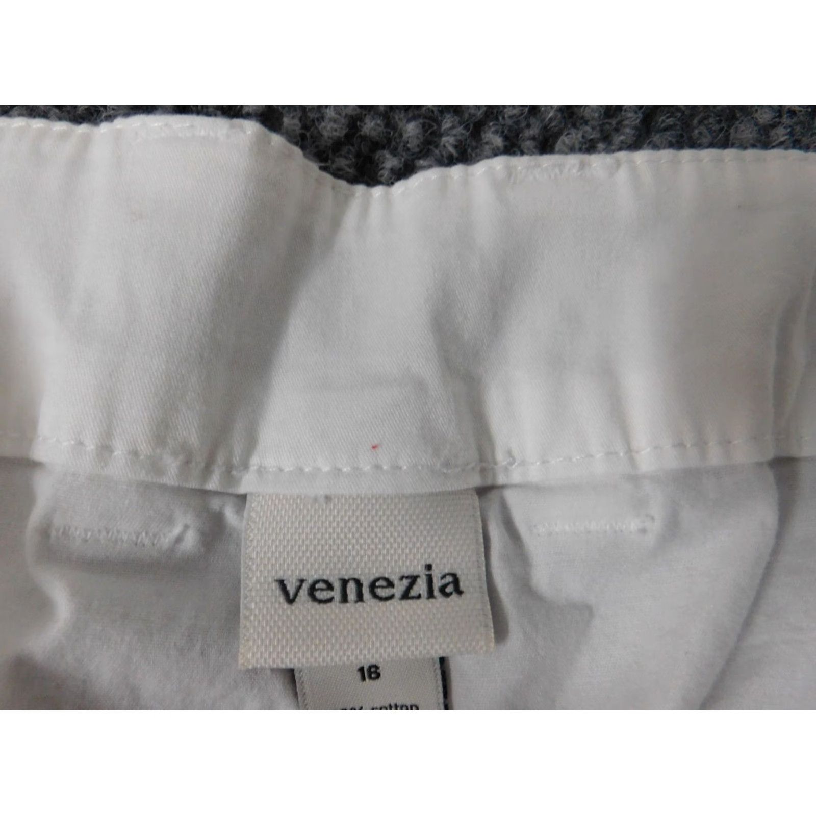 Vintage Venezia Womens Shorts 16 white chino straight Casual Summer Classic Stretch Zipper Cotton Blend Denim Flat Front Mid Rise Regular Women Size 26" / US 2 / IT 38 - 5 Thumbnail