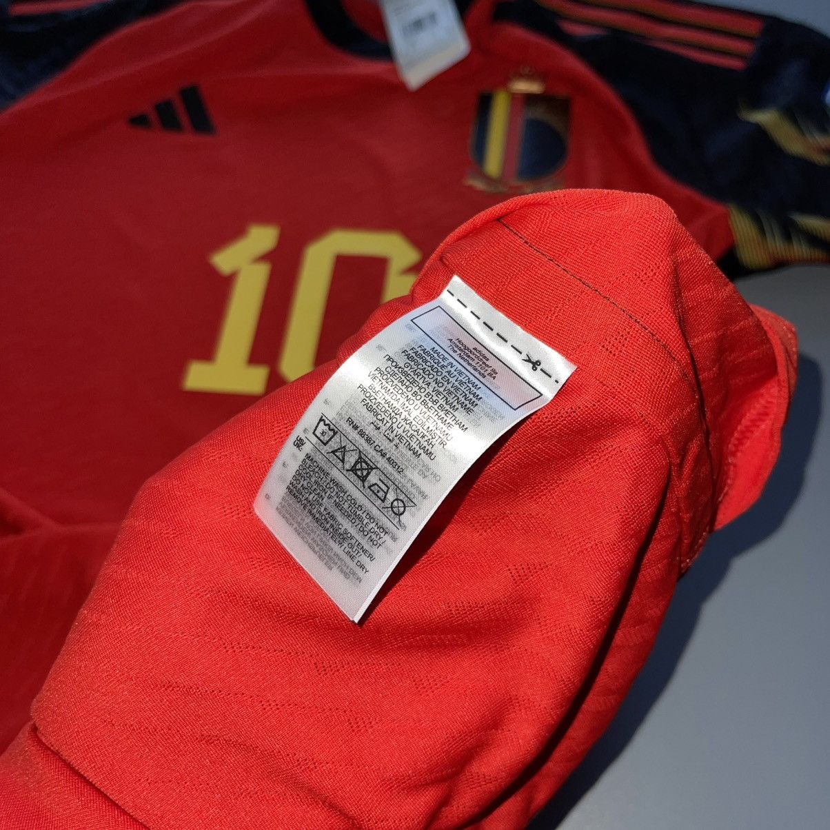 Nike × Vintage NWT BELGIUM ADIDAS 2022 WC FOOTBALL HOME JERSEY #10 HAZARD Size US M / EU 48-50 / 2 - 12 Thumbnail