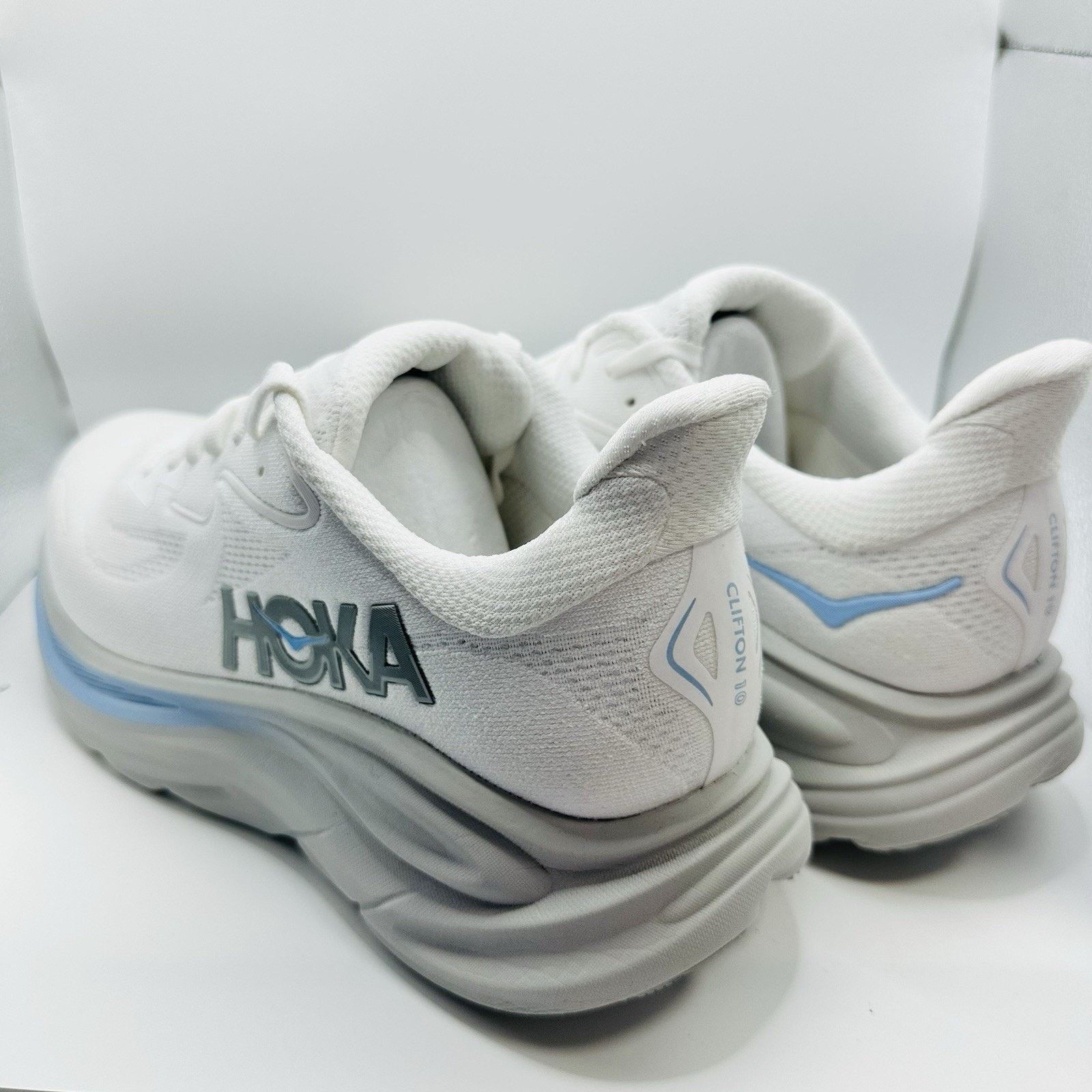 Hoka Size 11 - Hoka One One Clifton 10 White Glacier Blue Size US 11 / EU 44 - 4 Thumbnail