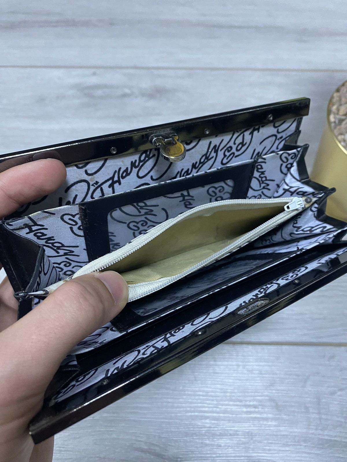 Ed Hardy Ed Hardy tiger 🐯 vintage big logo rhinestones wallet Size ONE SIZE - 8 Thumbnail