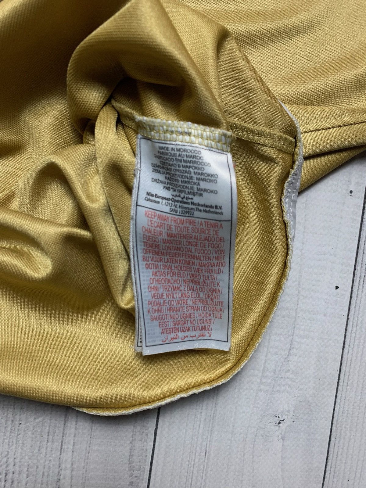 Nike × Vintage Vintage Nike Juventus gold soccer jersey size L away Size US L / EU 52-54 / 3 - 6 Thumbnail