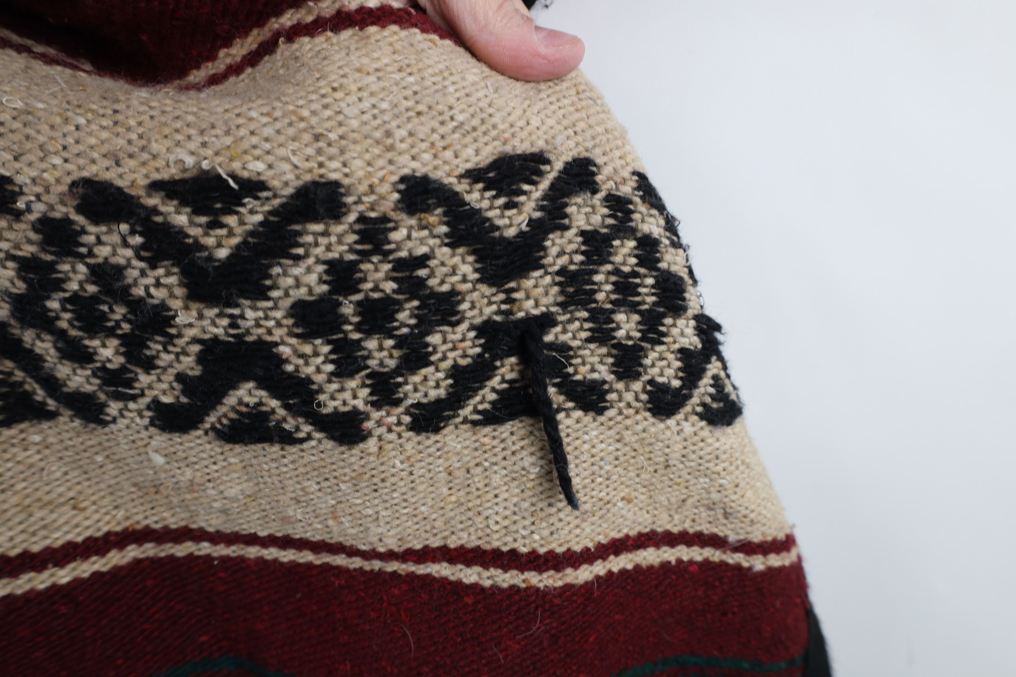 Vintage Vintage 90s Streetwear Adult Fringed Drug Rug Blanket Poncho Size US L / EU 52-54 / 3 - 5 Thumbnail