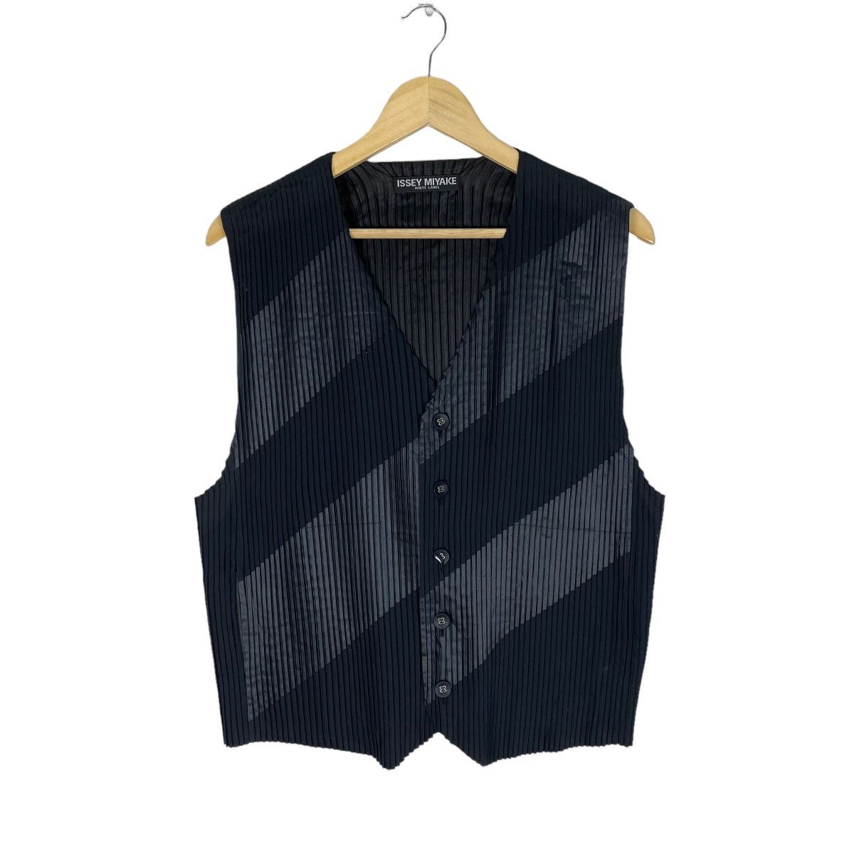 Issey Miyake 🌟ISSEY MIYAKE WHITE LABEL PLEATS VEST Size US M / EU 48-50 / 2 - 1 Thumbnail