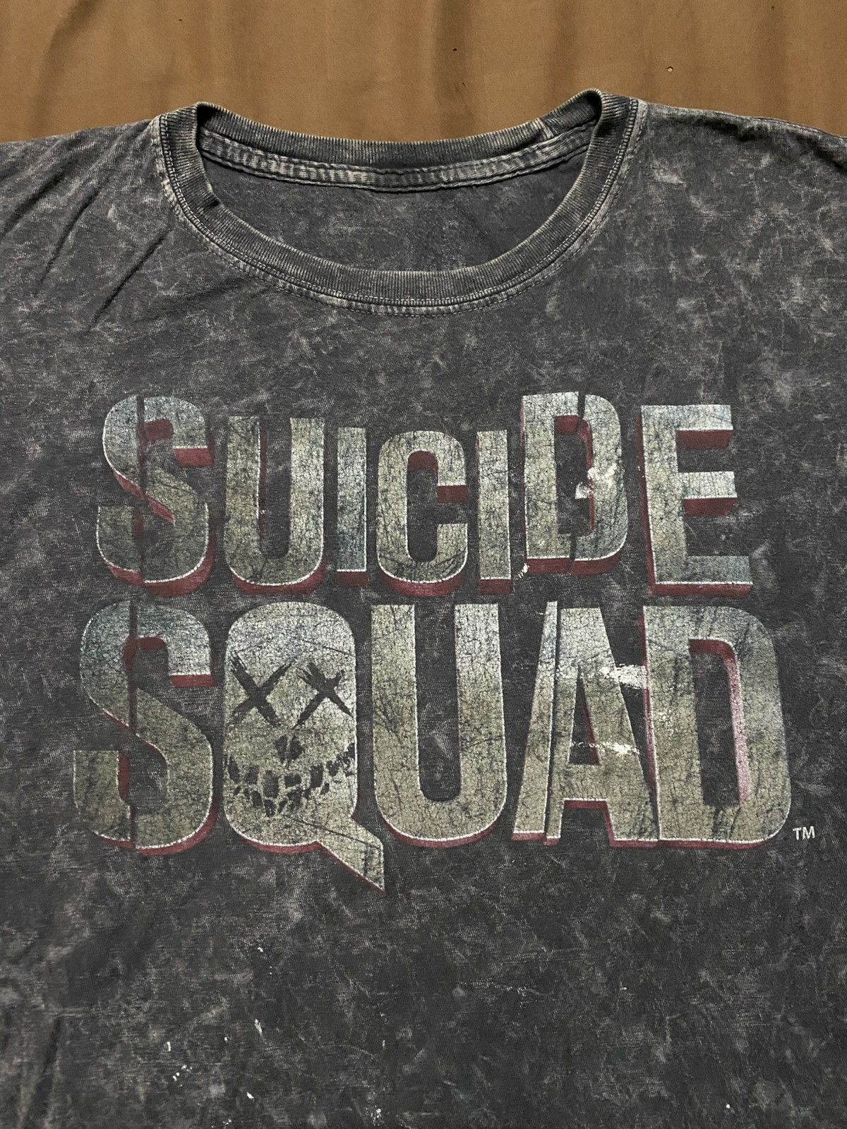 DC Comics Suicide Squad Bleached Tee Size US L / EU 52-54 / 3 - 4 Thumbnail