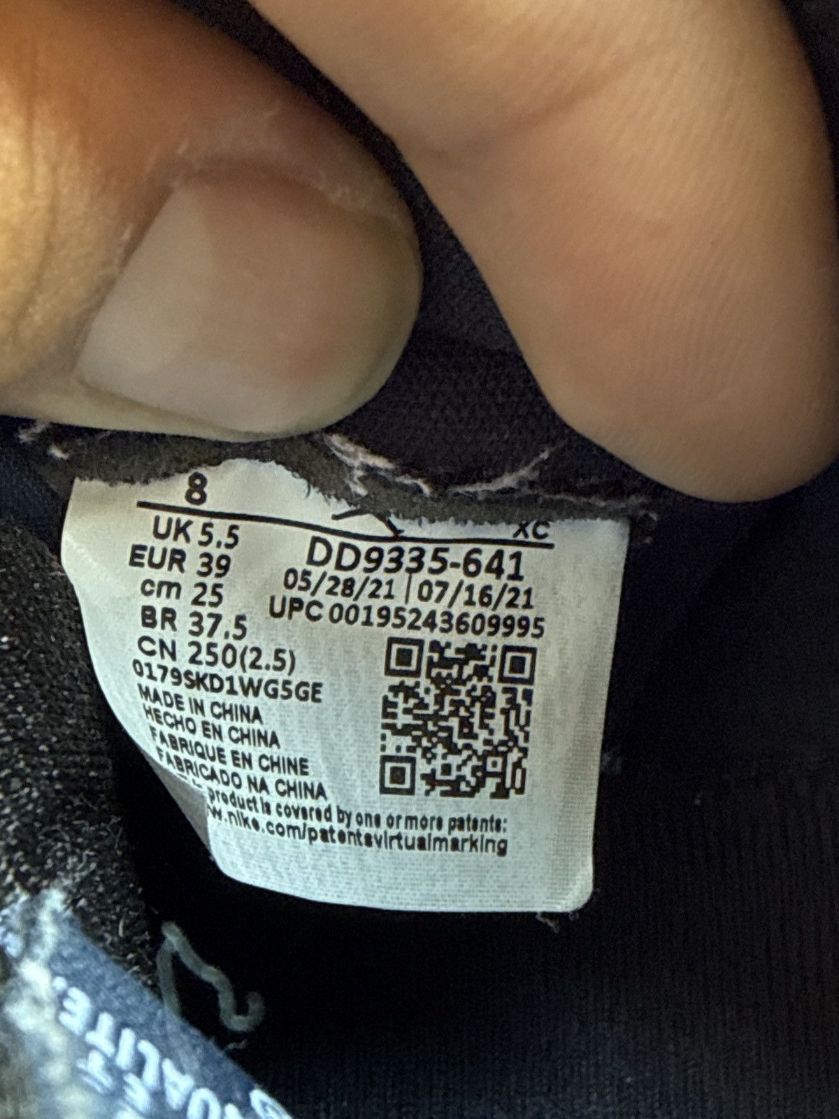 Jordan Brand Wmms Air Jordan 1 Retro High OG SE Bubble gum Size US 8 / EU 41 - 7 Thumbnail