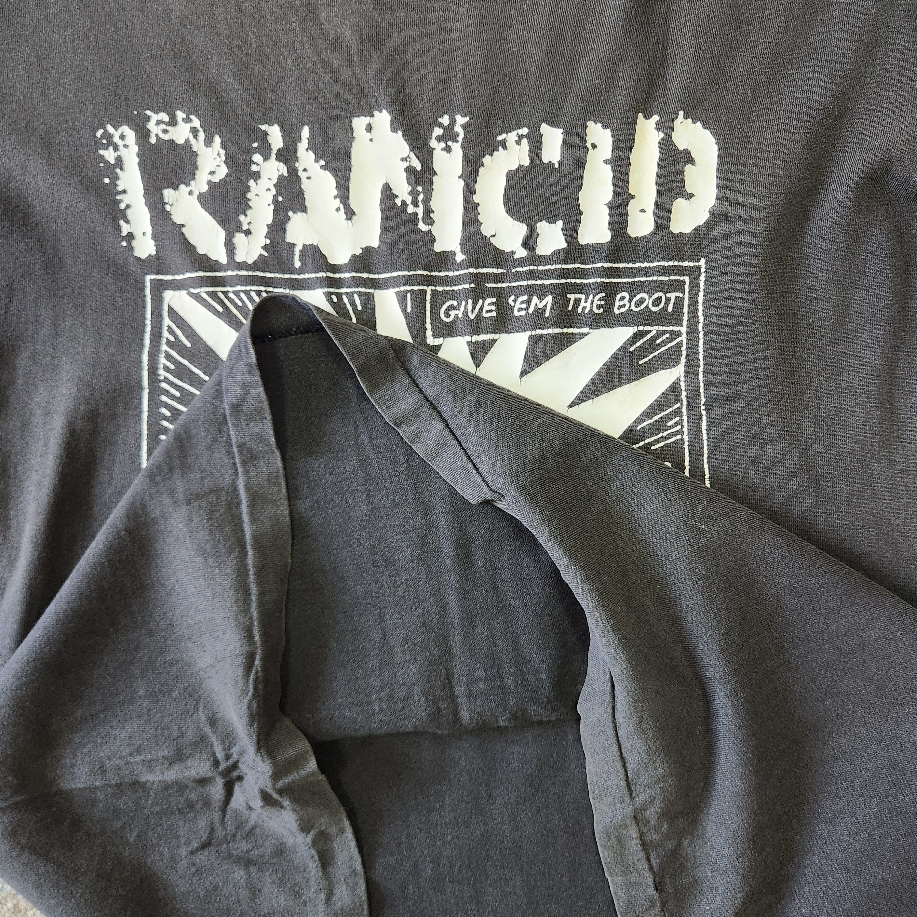 Band Tees × Vintage Vintage 2000s Rancid Give Em The Boot TShirt Single Stitch Size US M / EU 48-50 / 2 - 21 Thumbnail