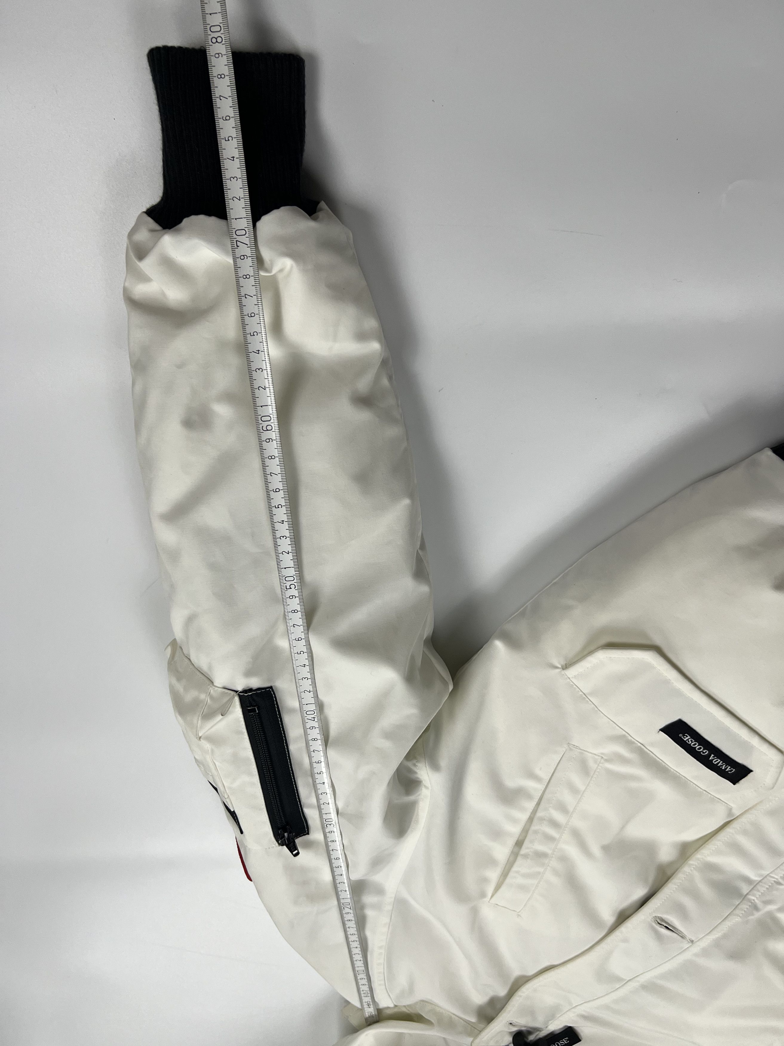Canada Goose canada goose puffer bomber size L luxury Size L / US 10 / IT 46 - 20 Thumbnail