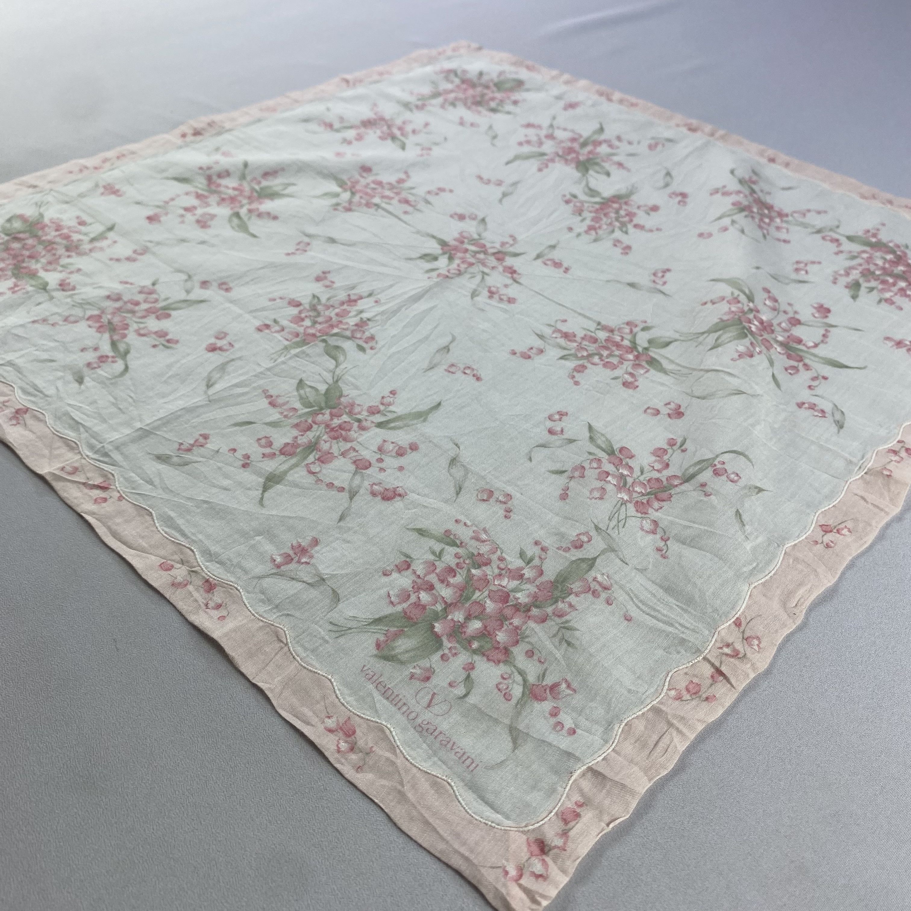 Vintage Valentino Garavani Bandana/ Handkerchief / Neckerchief Size ONE SIZE - 2 Thumbnail