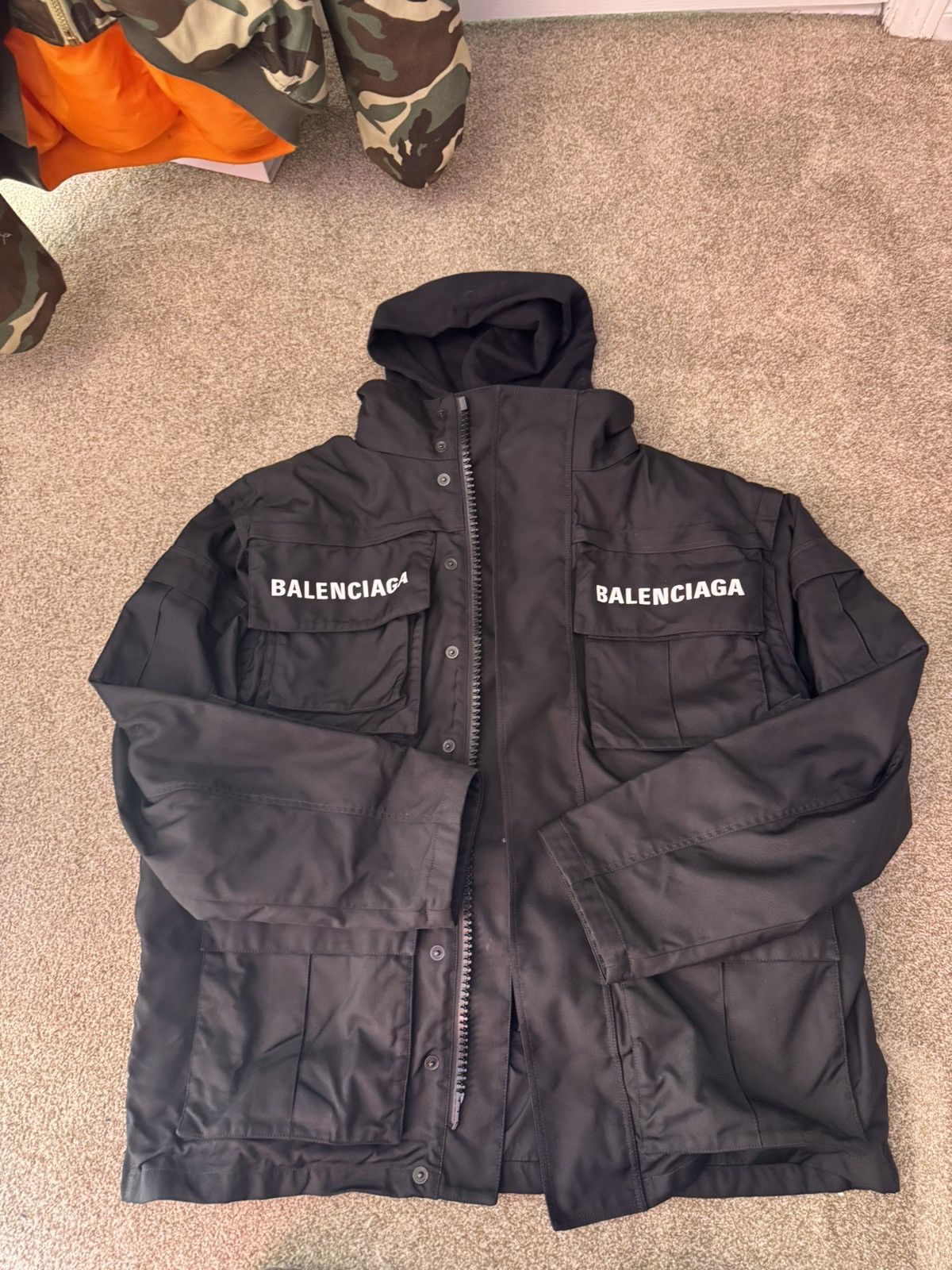 Balenciaga Balenciaga paris printed oversize Parka Size US L / EU 52-54 / 3 - 2 Thumbnail