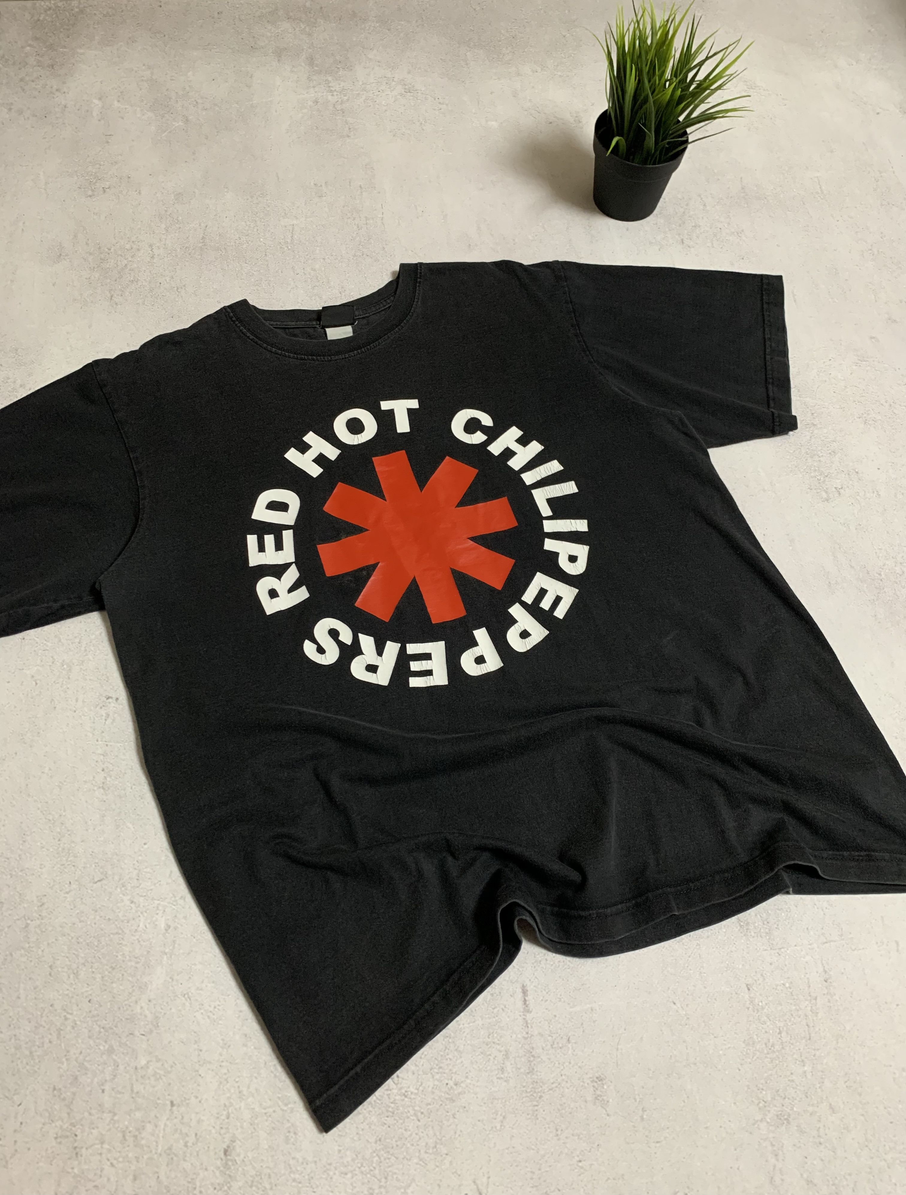 Band Tees × Vintage Vintage Red Hot Chili Peppers T Shirt Tee Baggy Big Logo 90s Size US M / EU 48-50 / 2 - 6 Thumbnail