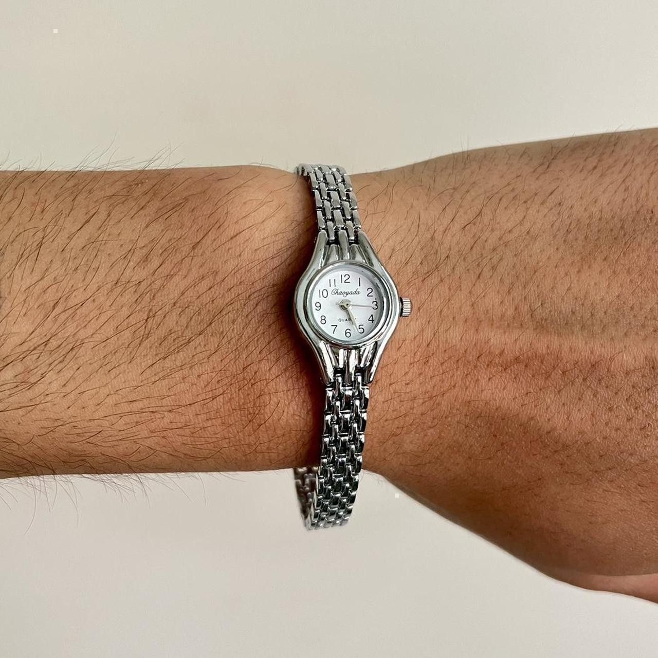 Vintage silver slim classy round stainless steel quartz watch Size ONE SIZE - 7 Thumbnail