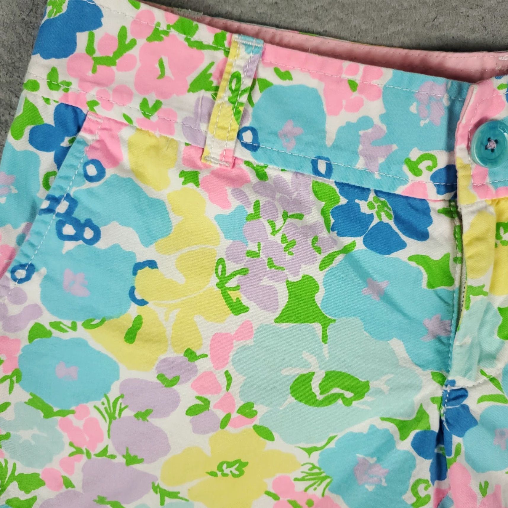 Lilly Pulitzer Lilly Pulitzer Chino Shorts Womens Size 2 Pink Floral Flat Front Size 26" / US 2 / IT 38 - 2 Thumbnail