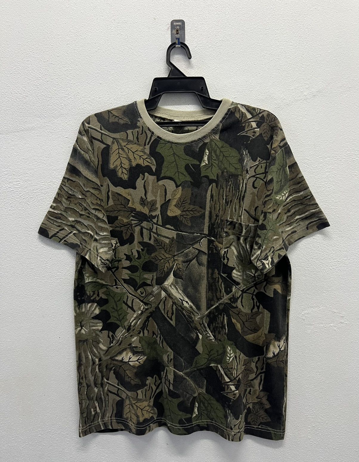 VINTAGE TALL TIMBER OUTDOORS CAMOUFLAGE OAK LEAF TEE SHIRT