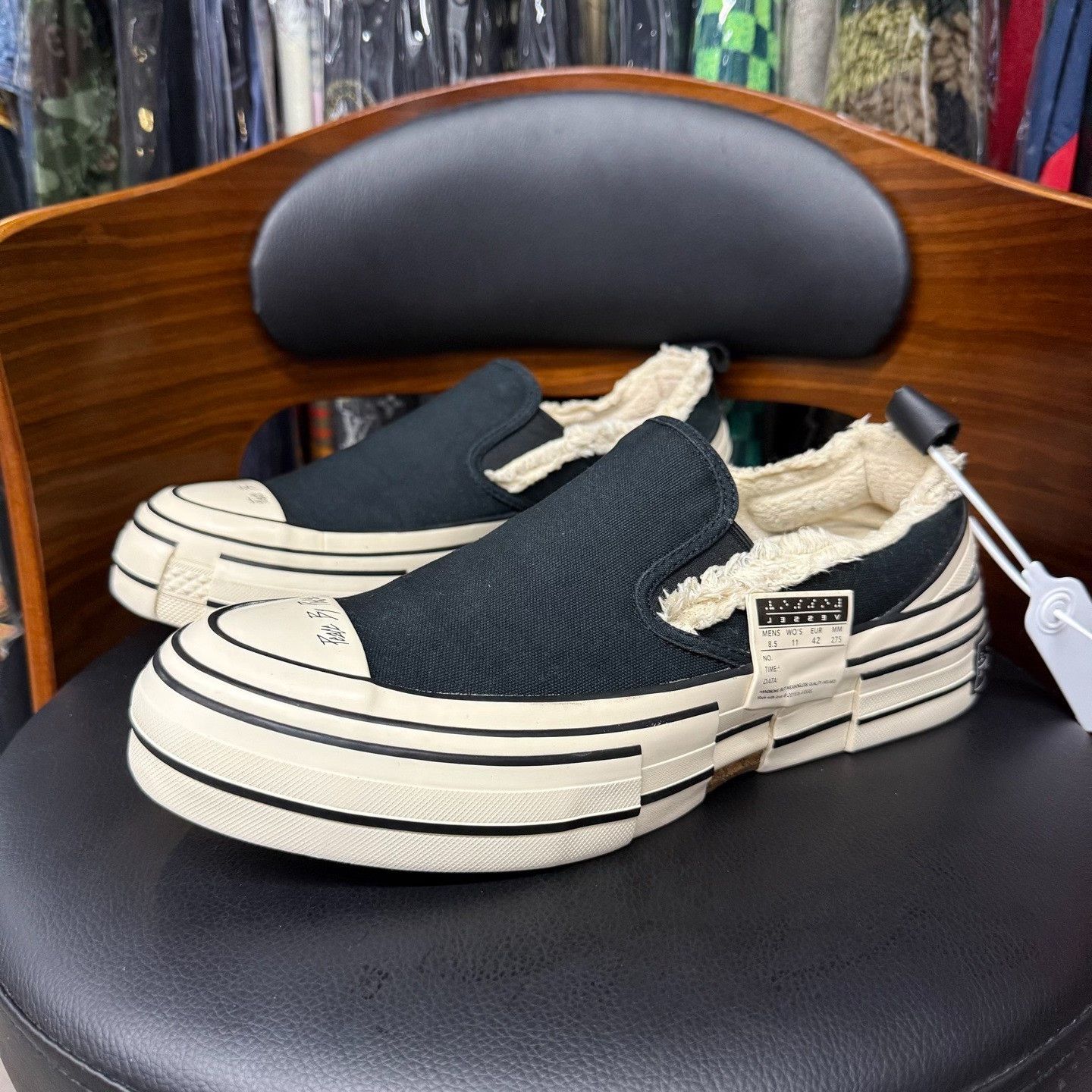 On On Black Lowtop Sneakers 9 Men Size US 9 / EU 42 - 1 Thumbnail