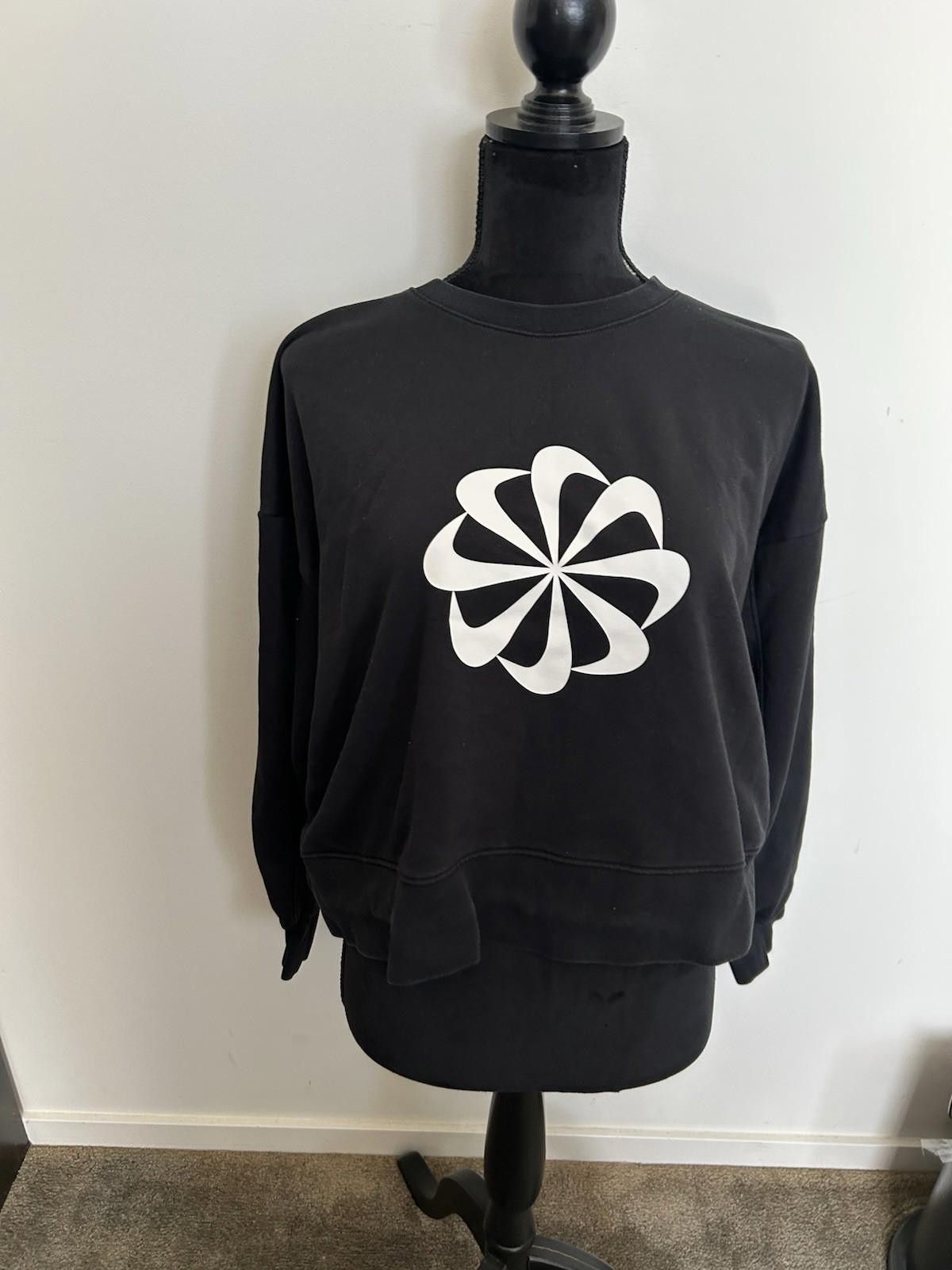 Nike Nike Sportswear Crop Top Jumper Sweater - Size M (008) Size M / US 6-8 / IT 42-44 - 1 Thumbnail