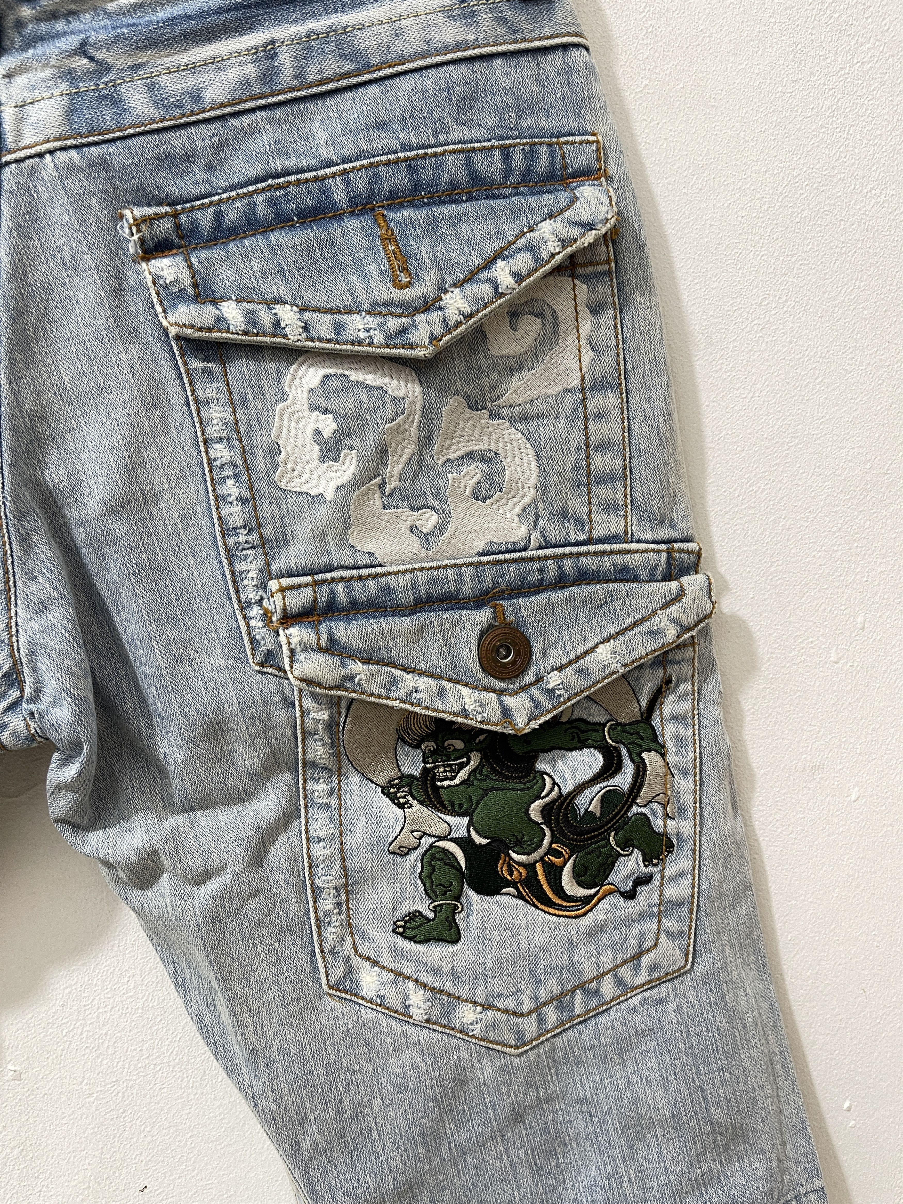 Japanese Brand Unfinished Wagara Neo Japan Fujin & Raijin Art Y2k Shorts Size US 32 / EU 48 - 3 Thumbnail
