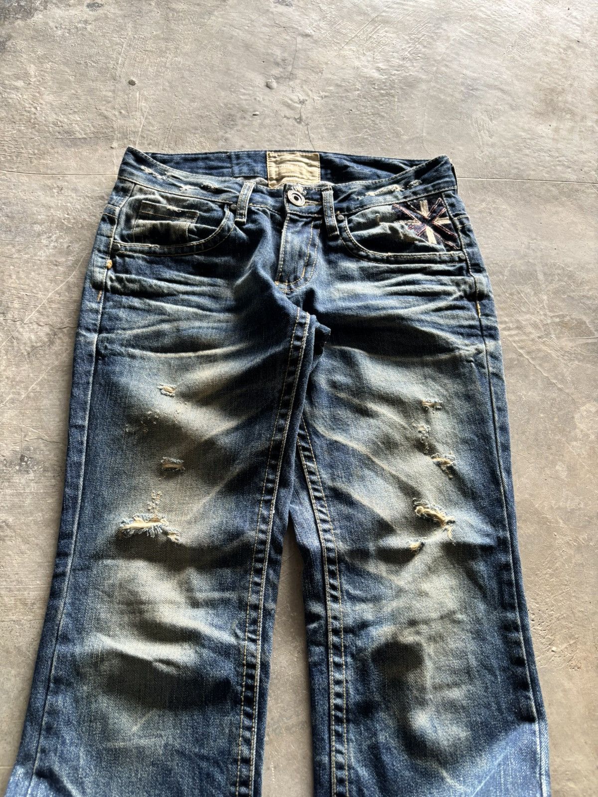 Japanese Brand y2k rusty lolita union jack japanese jeans distressed style Size US 32 / EU 48 - 2 Thumbnail