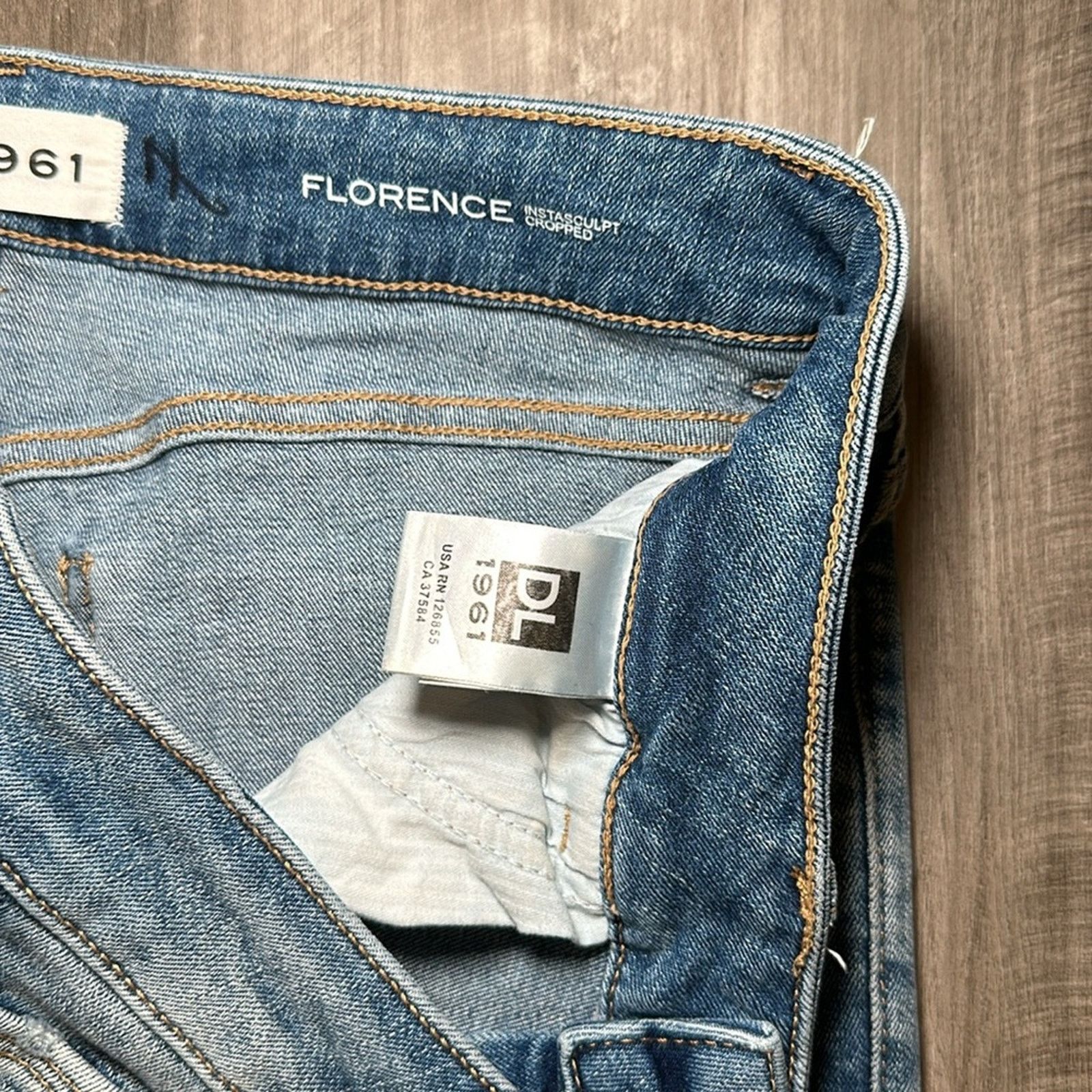 DL1961 DL1961 Florence Instasculpt Cropped Belmont Jeans - 28 Size 28" / US 6 / IT 42 - 7 Thumbnail