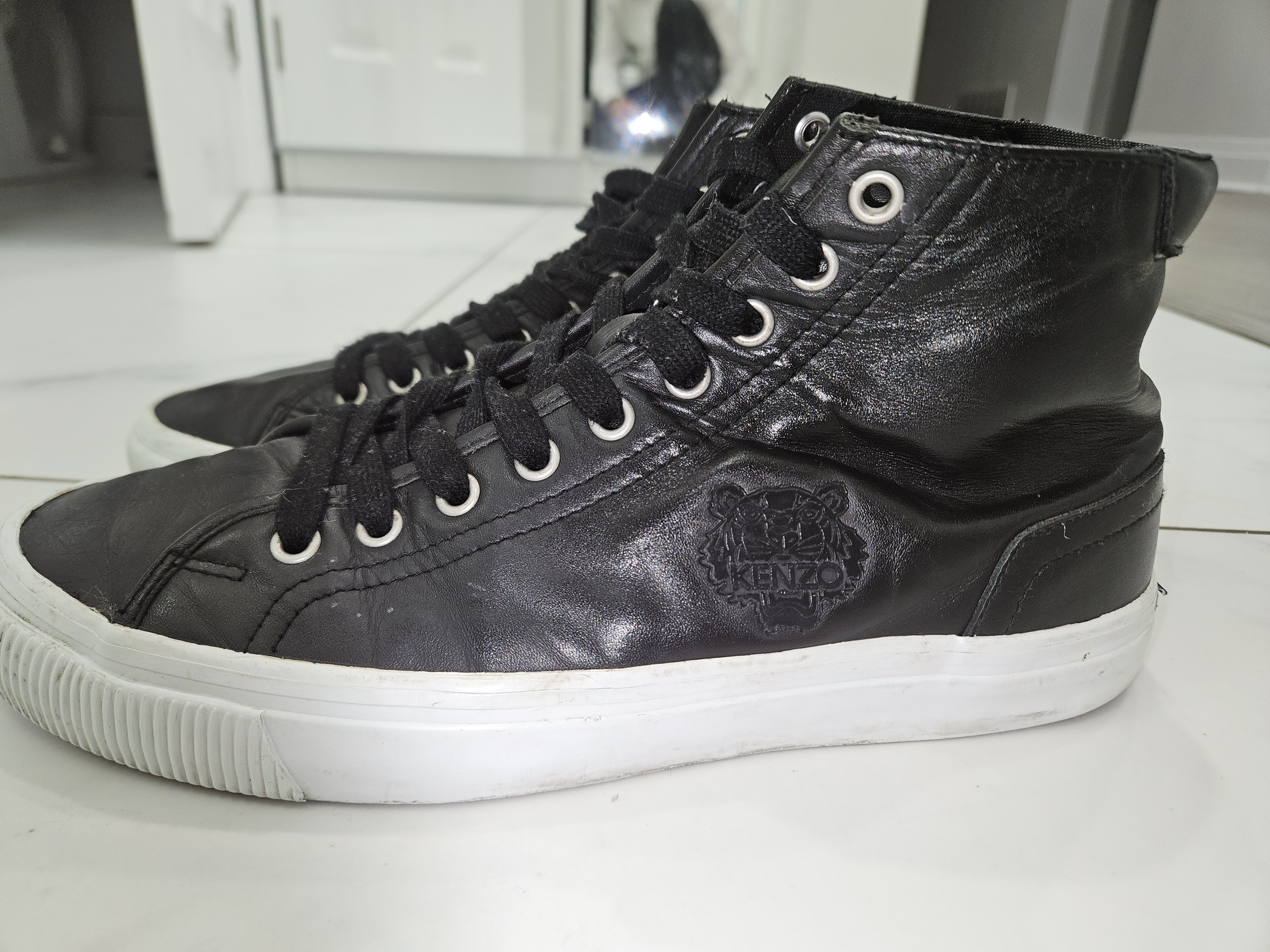 Kenzo Kenzo Black Leather High-Top Sneakers | Embossed Tiger Logo Size US 8 / EU 41 - 1 Thumbnail