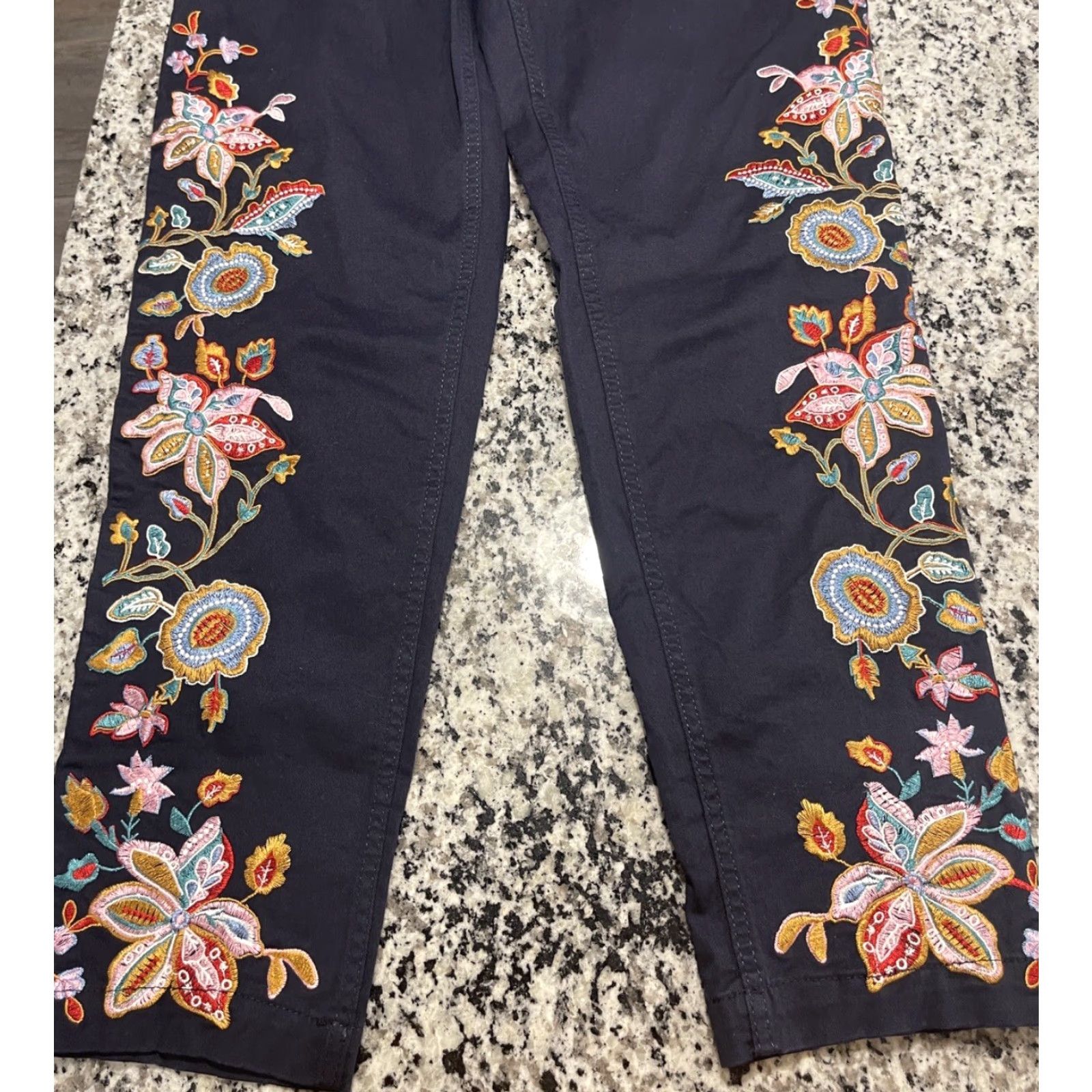 Boden BODEN Women's Chino Pants Navy Floral Embroidered Pockets Size 6L Size 30" / US 8 / IT 44 - 3 Thumbnail