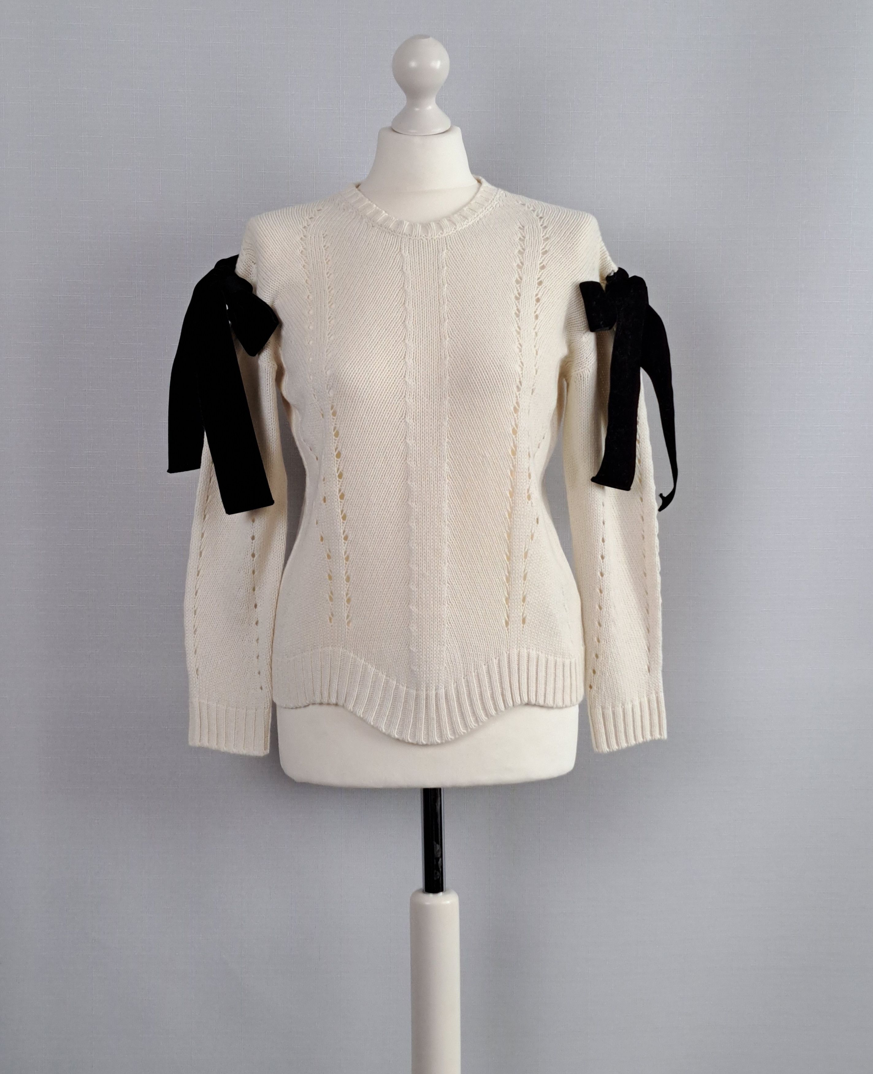 RED Valentino RED VALENTINO openwork knit sweater with ribbon. Size S Size S / US 4 / IT 40 - 3 Thumbnail
