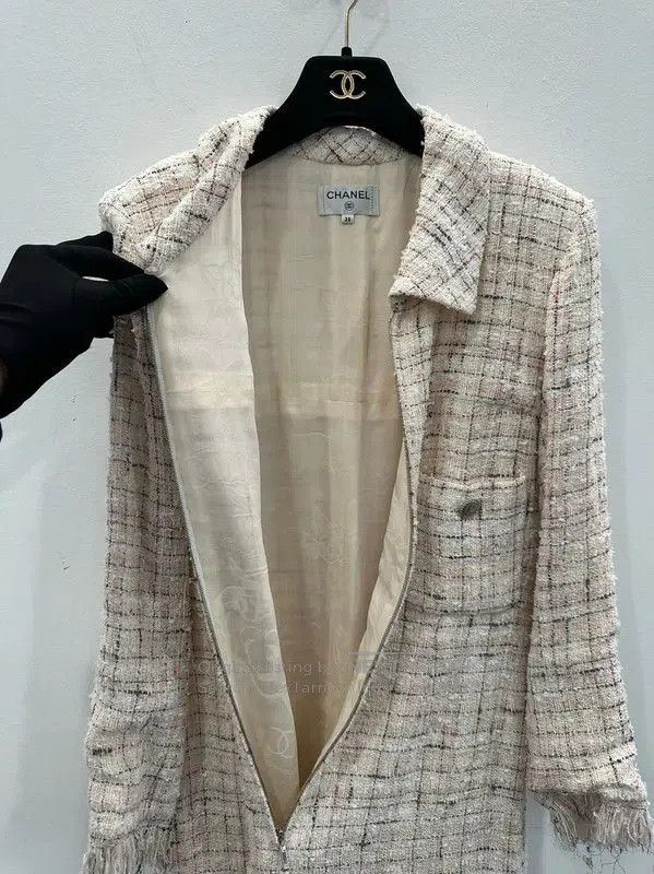 Chanel Chanel Tweed Long Sleeve Dress in White . Size M / US 6-8 / IT 42-44 - 3 Thumbnail