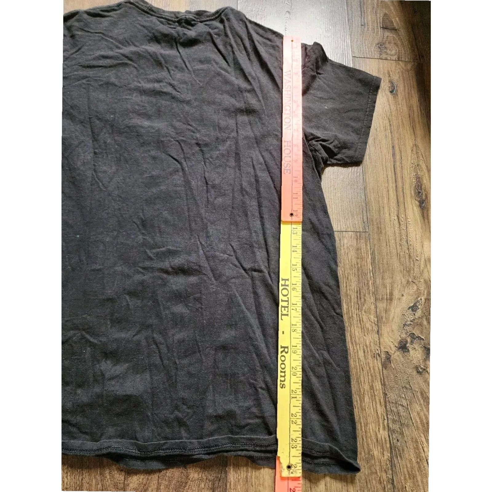 Vintage ACDC Back In Black Graphic Tee Mens Black Rock Band T Shirt Medium Size US M / EU 48-50 / 2 - 2 Thumbnail