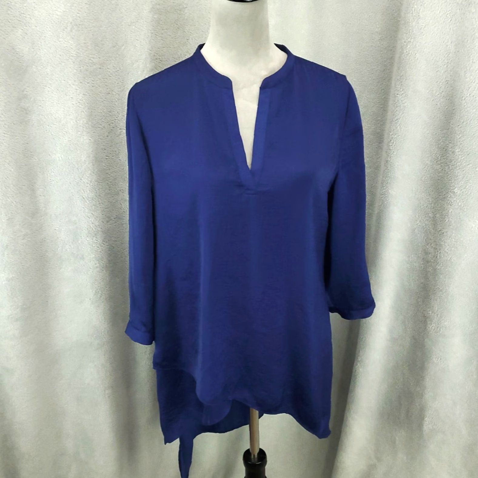 Vintage Chico's Blouse Womens Medium Blue V-Neck 3/4 Sleeve Polyester Shirt Tie-Dye? No, solid pattern - Basic Lightweight Sheer Casual Dressy Shirts Size M / US 6-8 / IT 42-44 - 2 Thumbnail