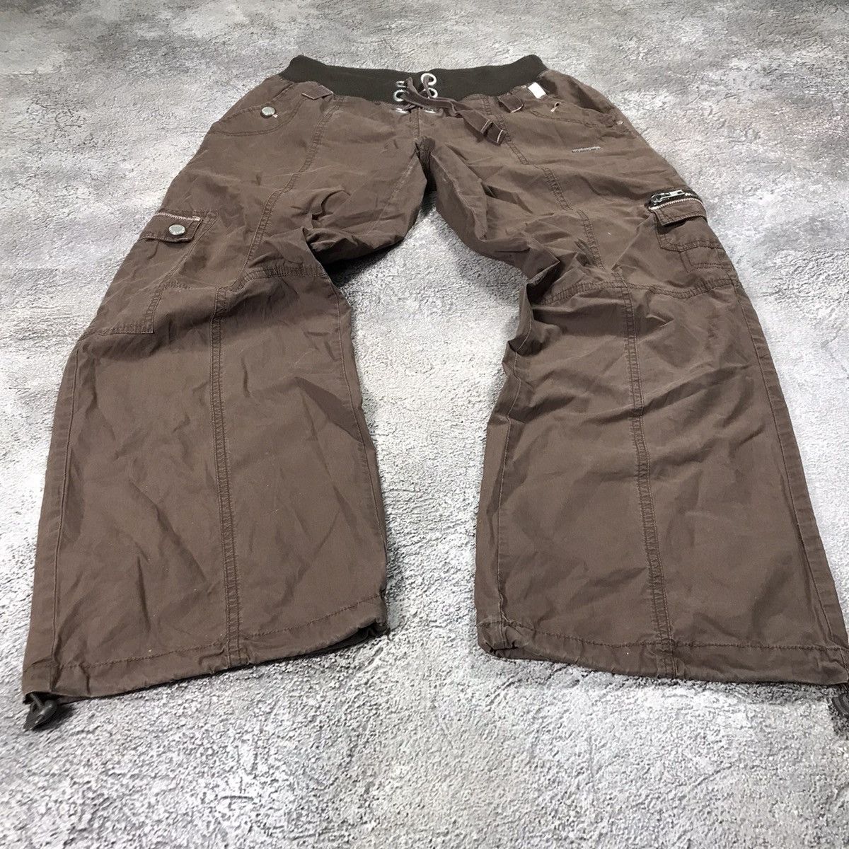 Vintage Vintage 90s Baggy Cargo Pants Brown Parachute Flared Rave 28 Size 28" / US 6 / IT 42 - 1 Thumbnail
