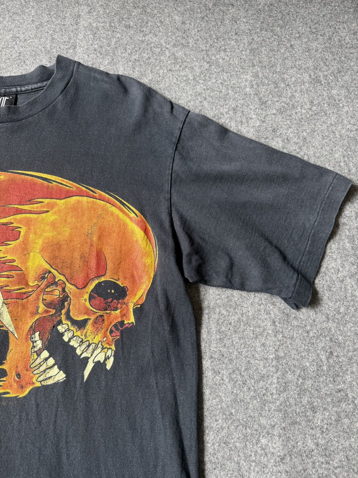 Band Tees 90s vintage METALLICA FLAMMING SKULL Size US L / EU 52-54 / 3 - 4 Thumbnail