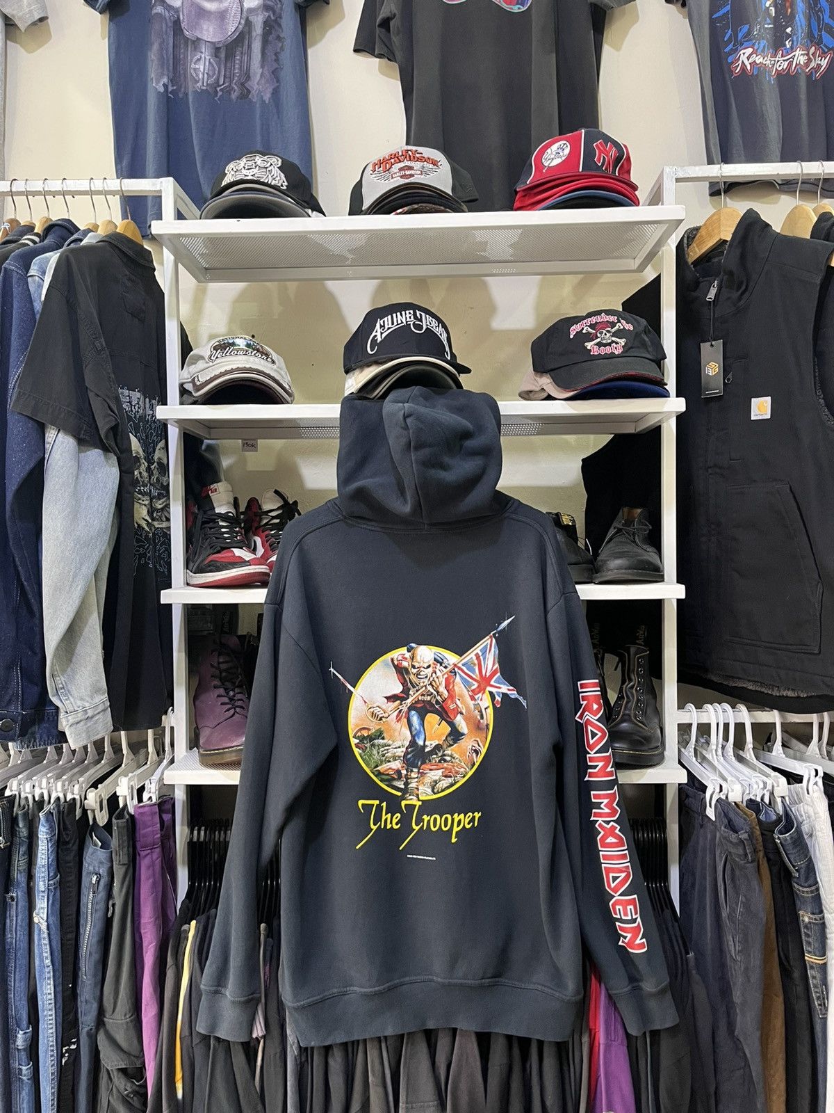 Iron Maiden HOODIE IRON MAIDEN HOLDINGS 2003 Size US L / EU 52-54 / 3 - 7 Thumbnail